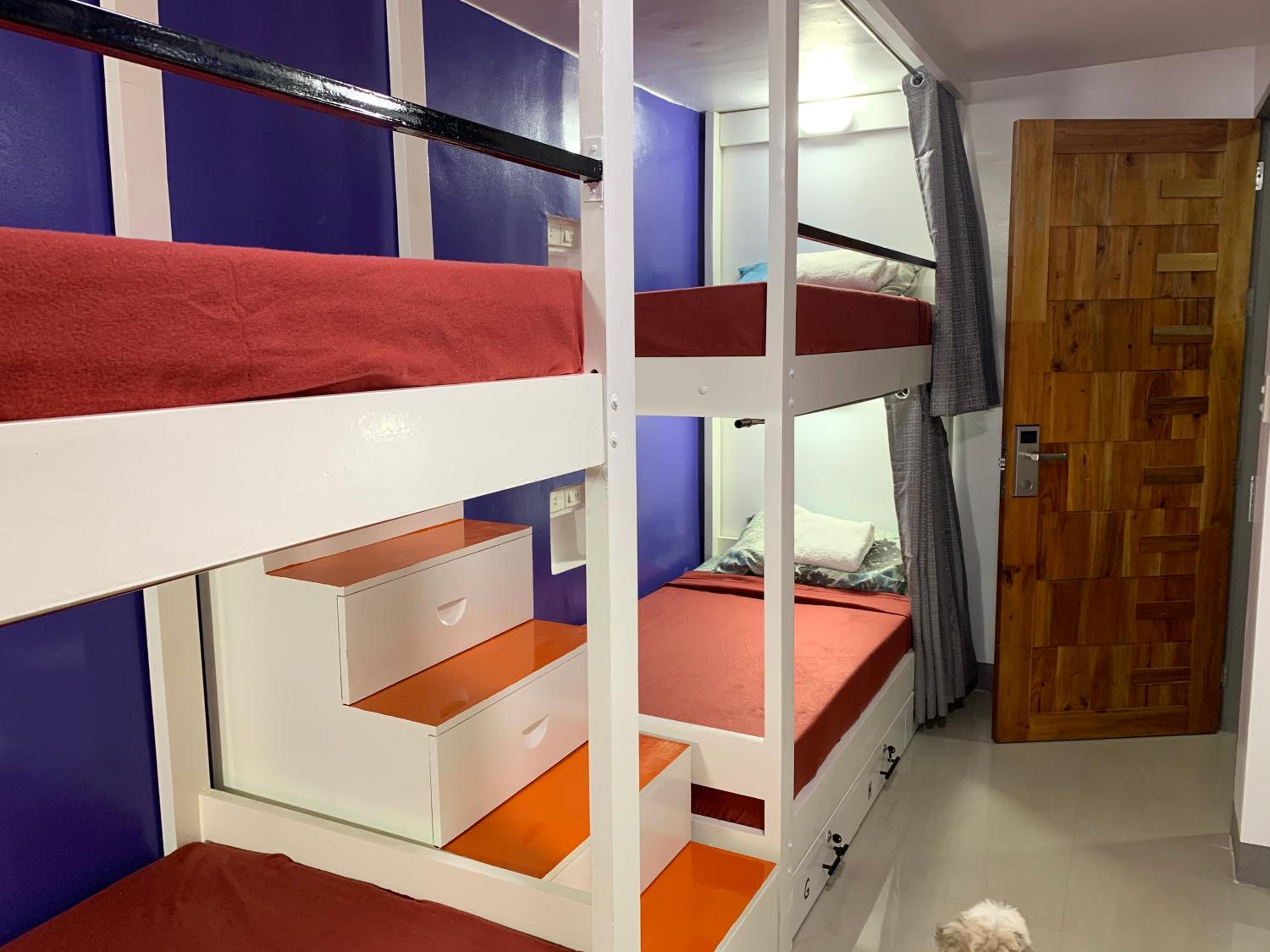 Beinte Singko de Marso Apartments