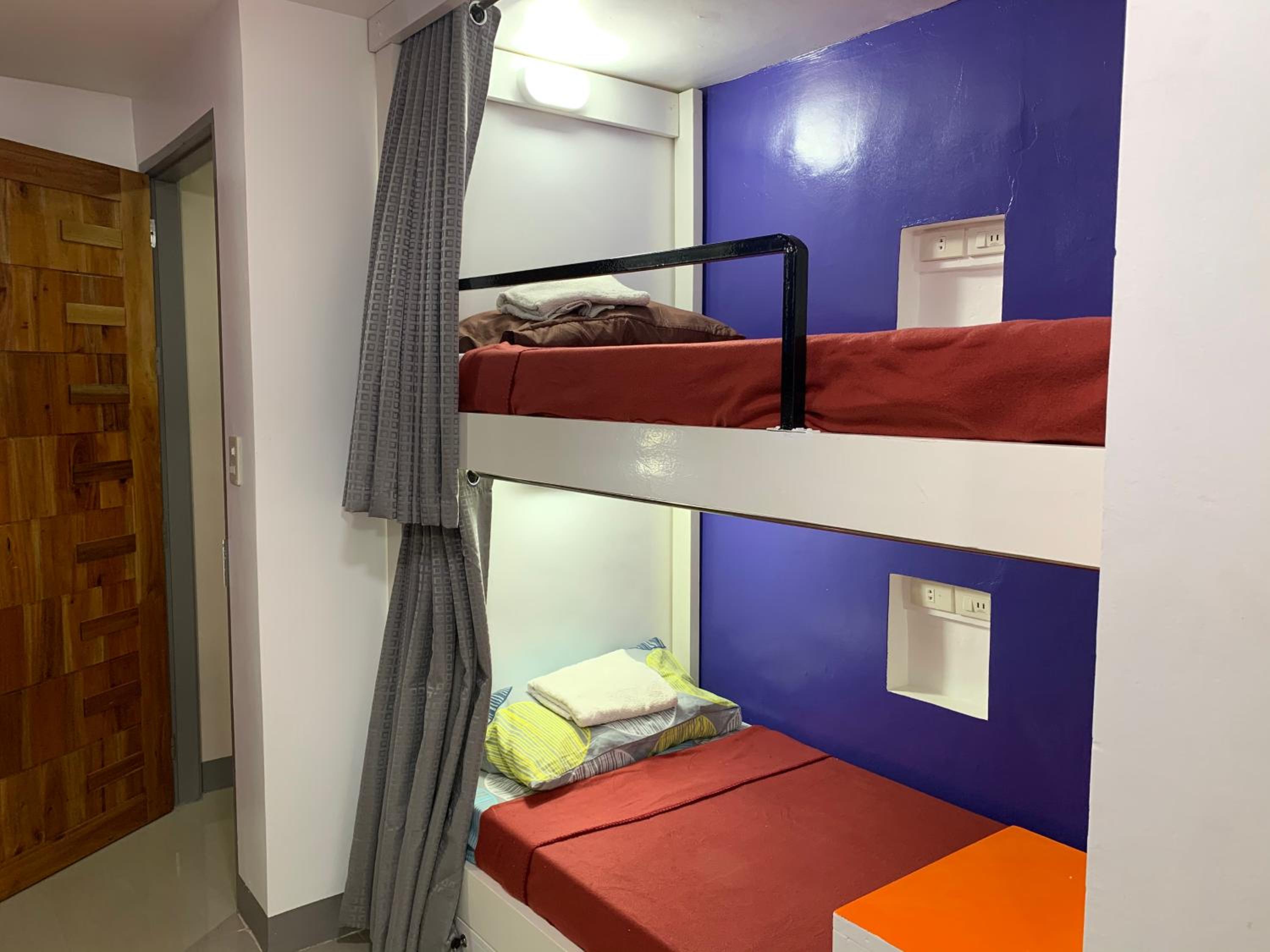 Beinte Singko de Marso Apartments