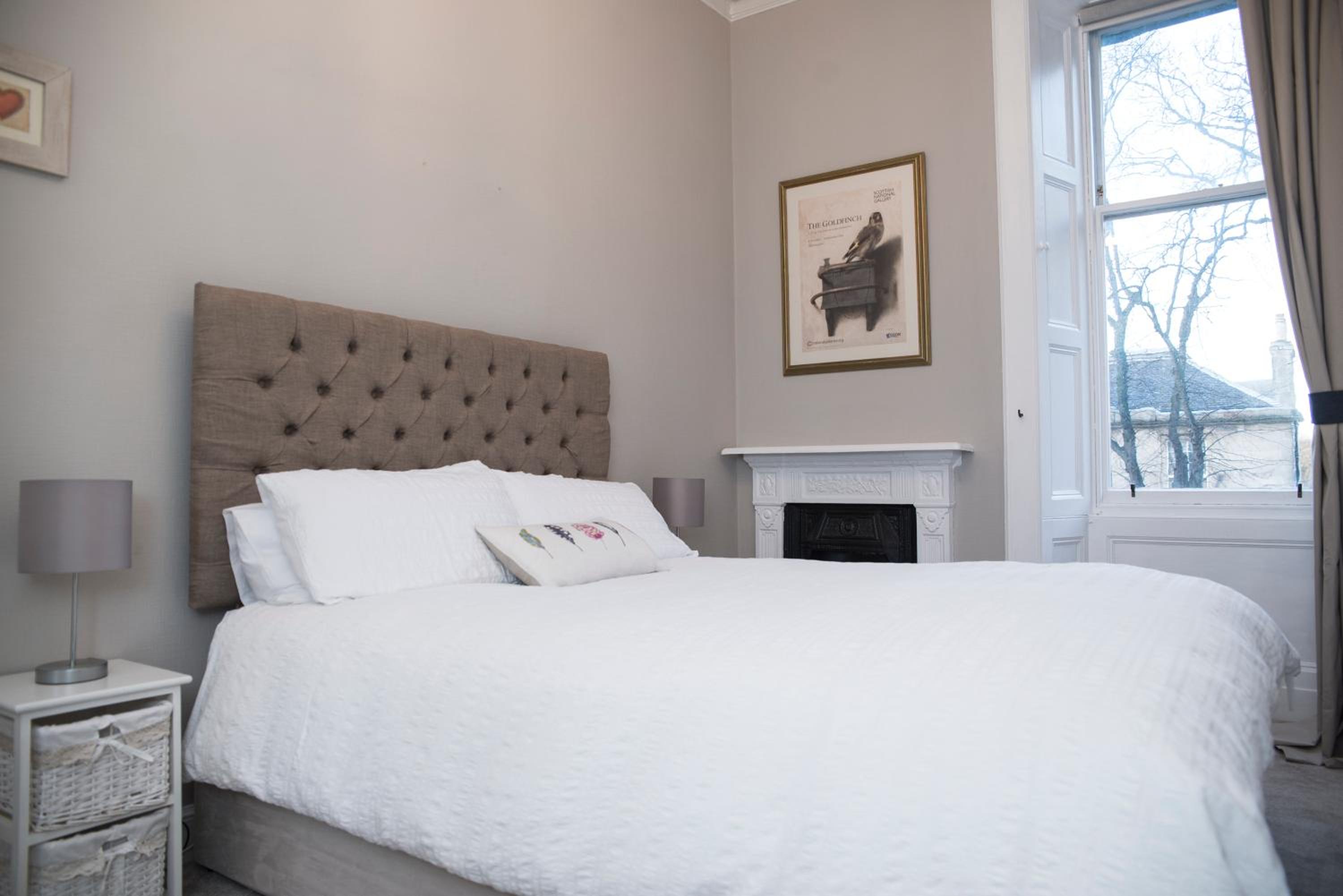 Edinburgh, Stockbridge Apartment view 5