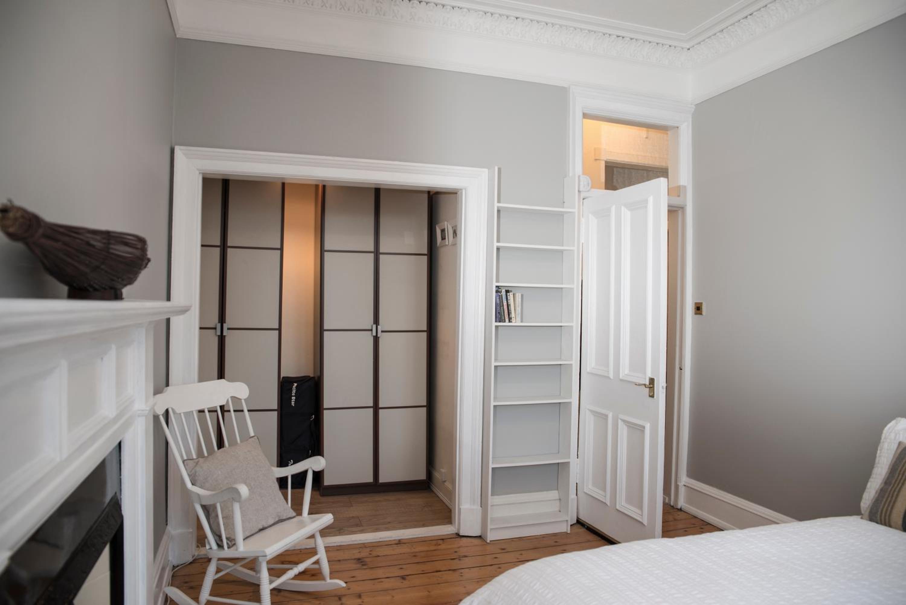 Edinburgh, Stockbridge Apartment view 4