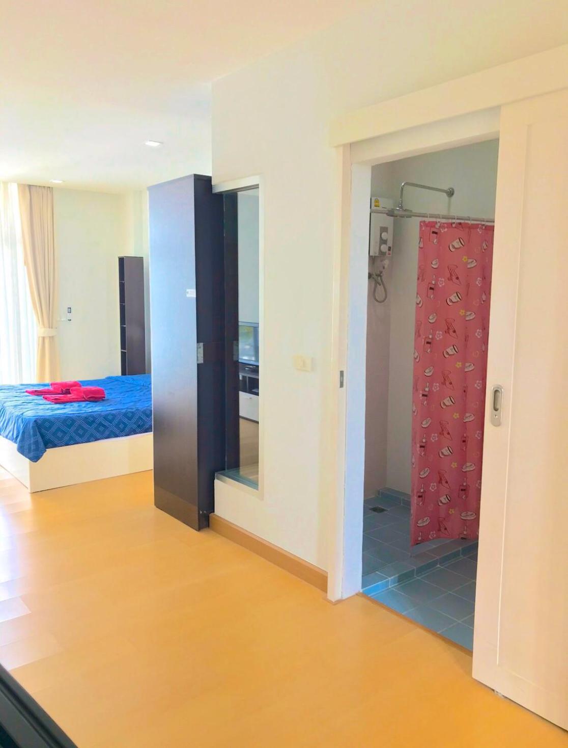 At Seacondo Studio Room B-34 view 5