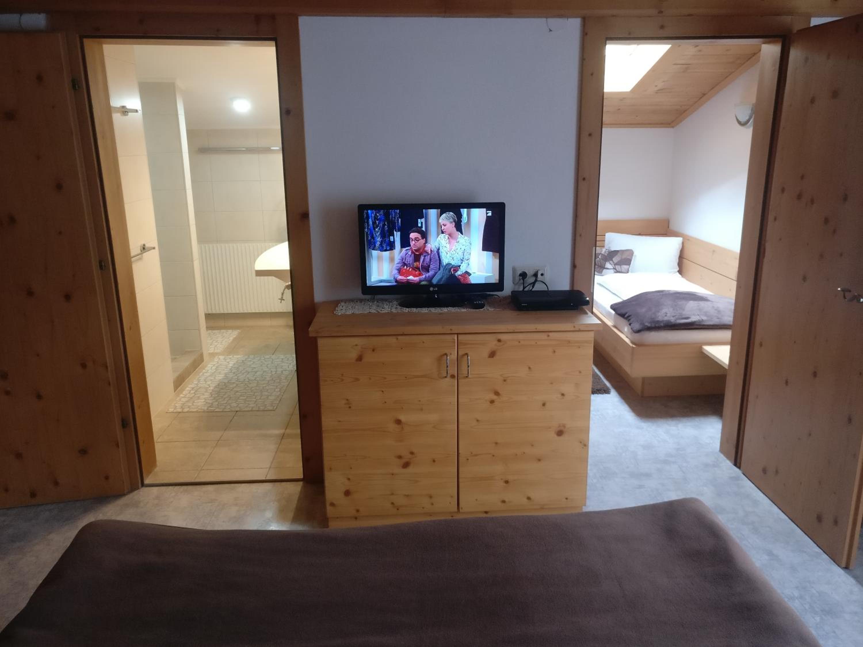 Photo 18