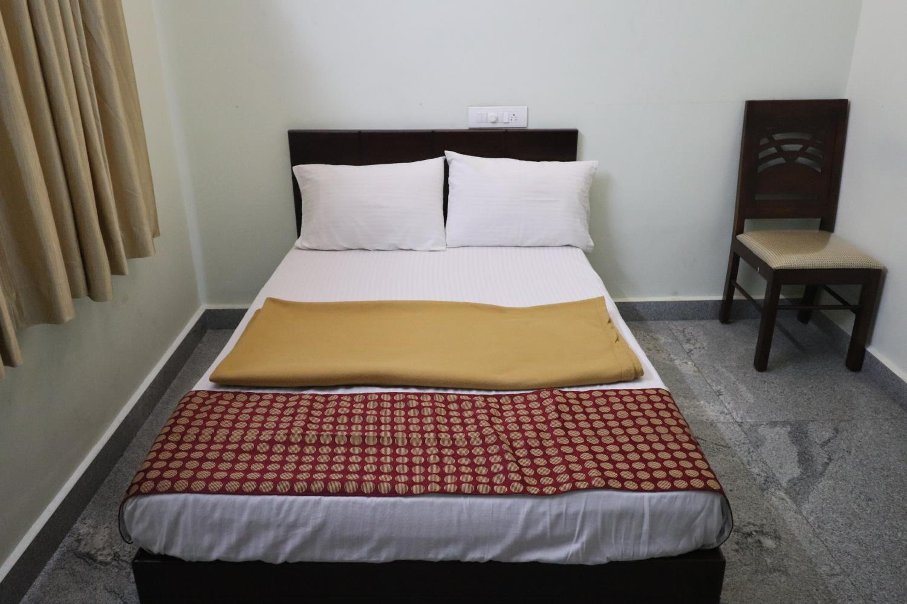 Jippus Galaxy Budget Air port hotel view 5