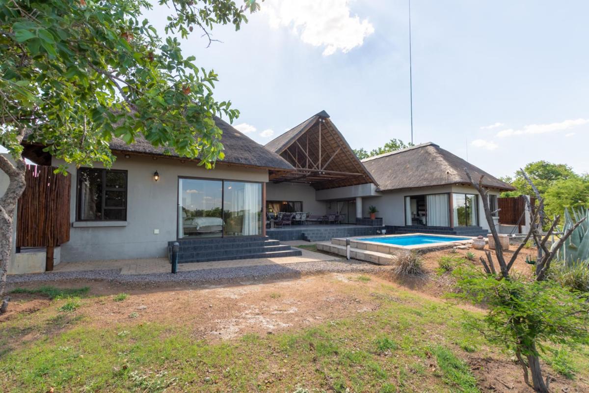 Zebula - HT1 - 5 Bedroom Holiday Home view 5