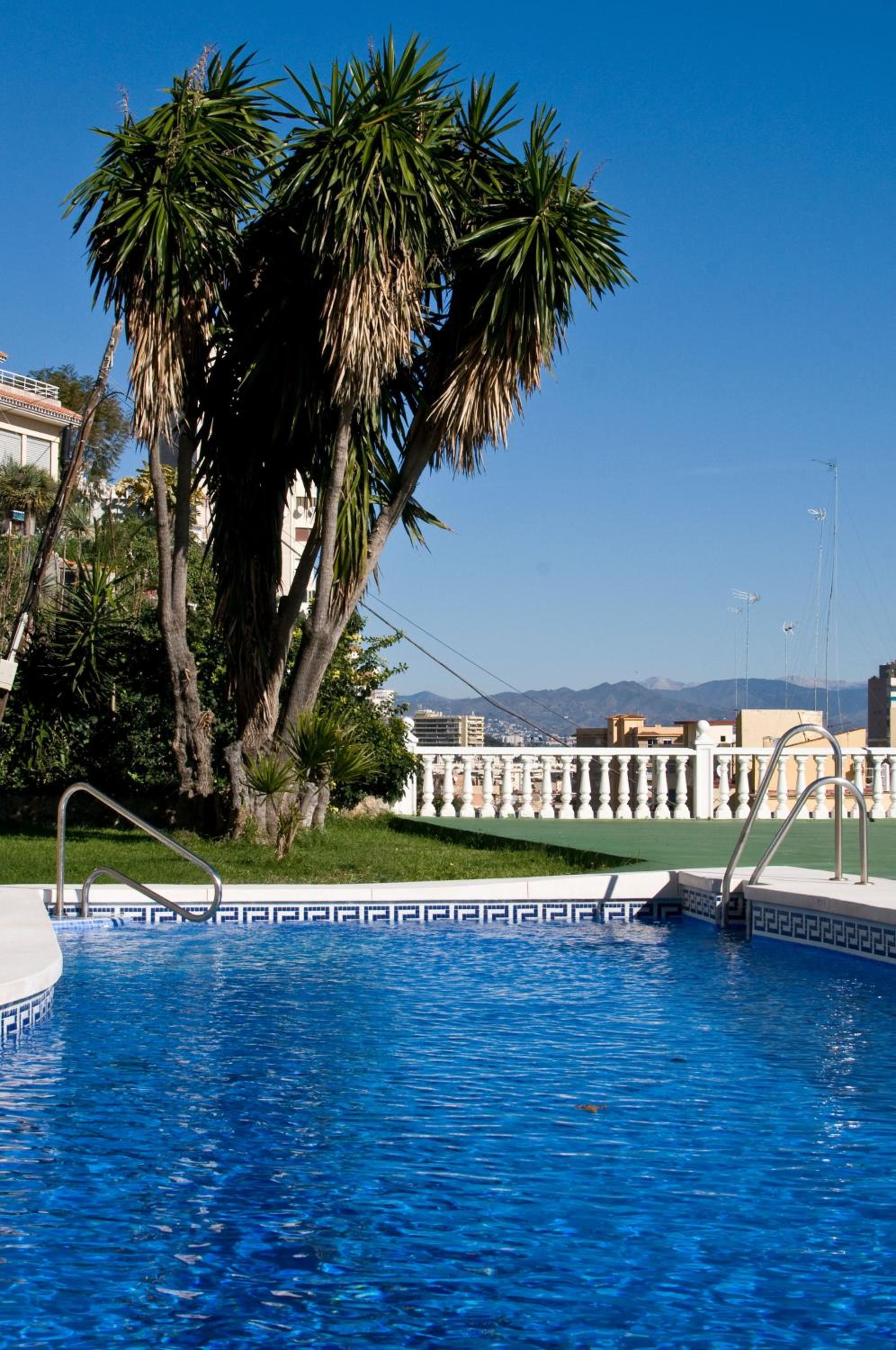 Stunning studio.Seaview with balcony and pool.