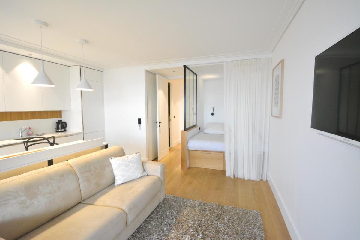 Center Bay Luxueux appartement avec vue mer 6 eme etage view 3