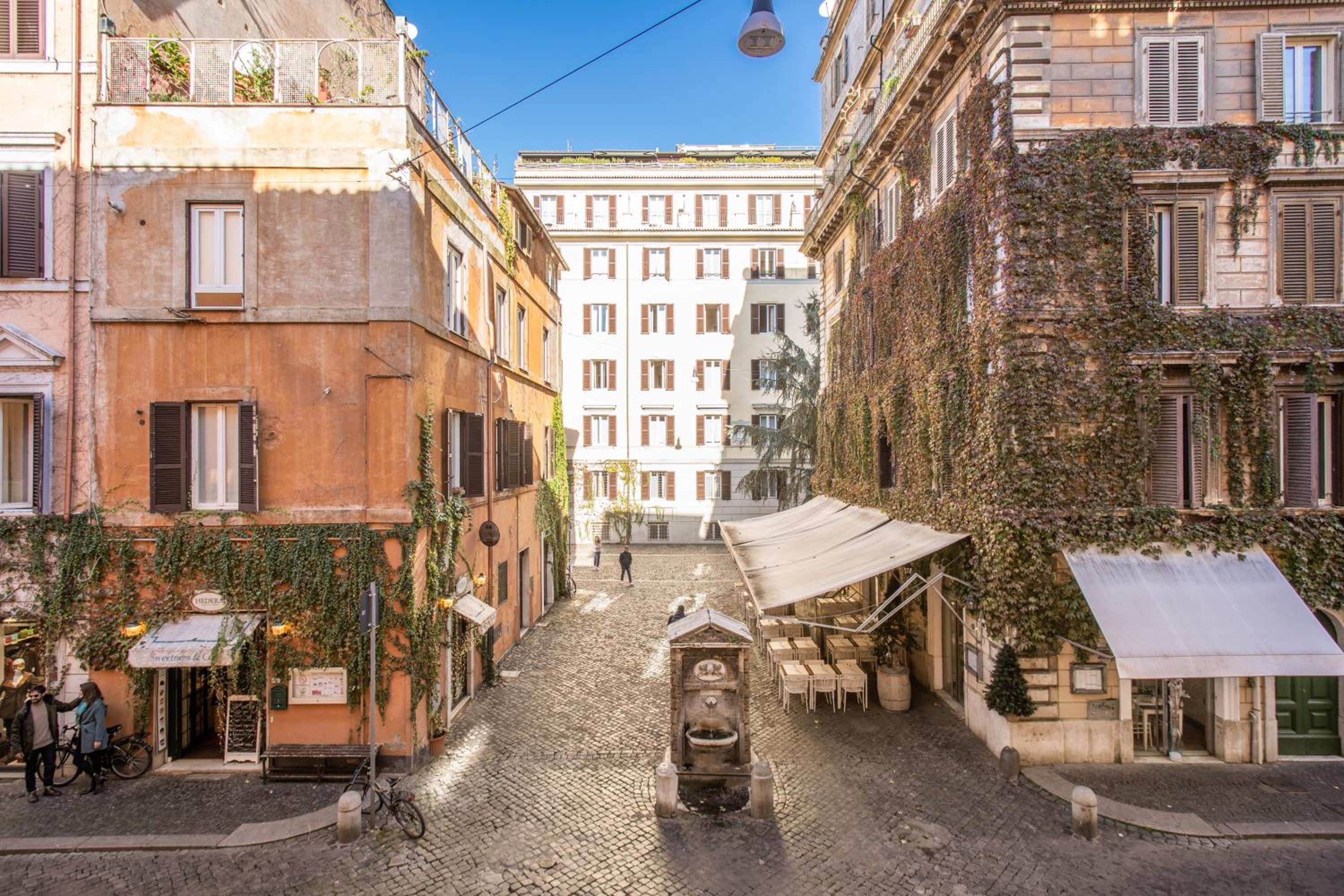 Borgo Pio Passetto Papale