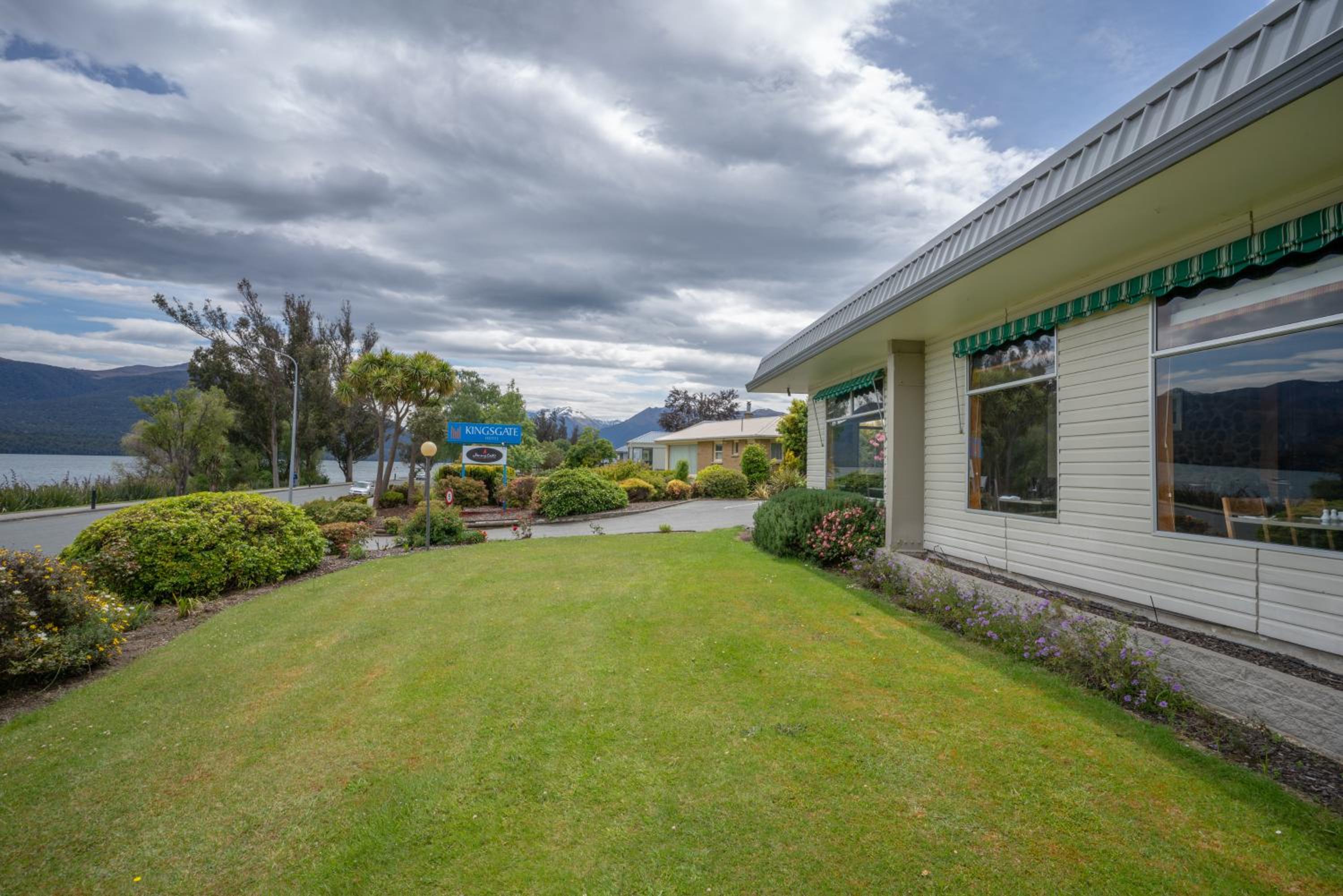 Hotel Kingsgate Hotel Te Anau - Image 1