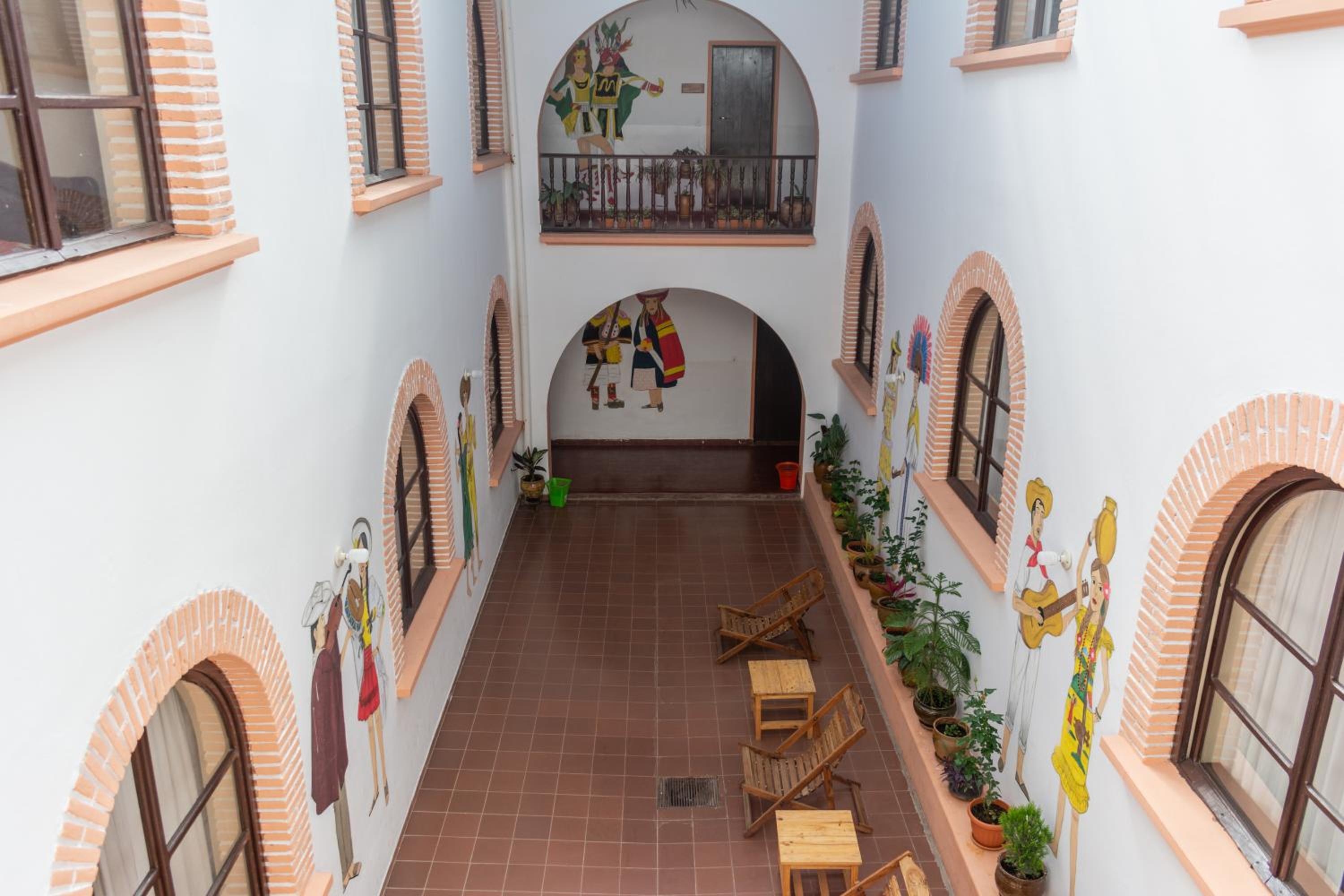 Casa Treveris - Non profit Hostel