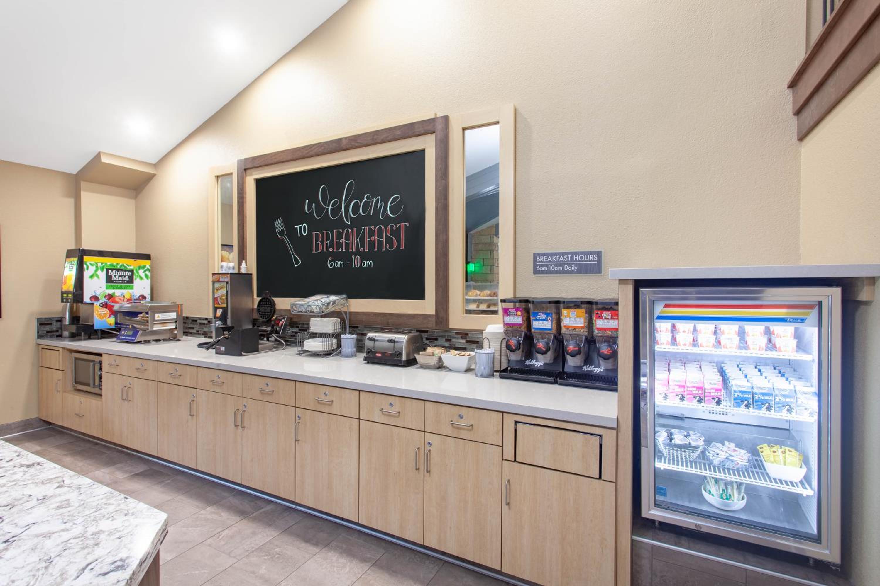 Mankato Vacations - AmericInn by Wyndham Mankato Event Center near MSU - Property Image 5