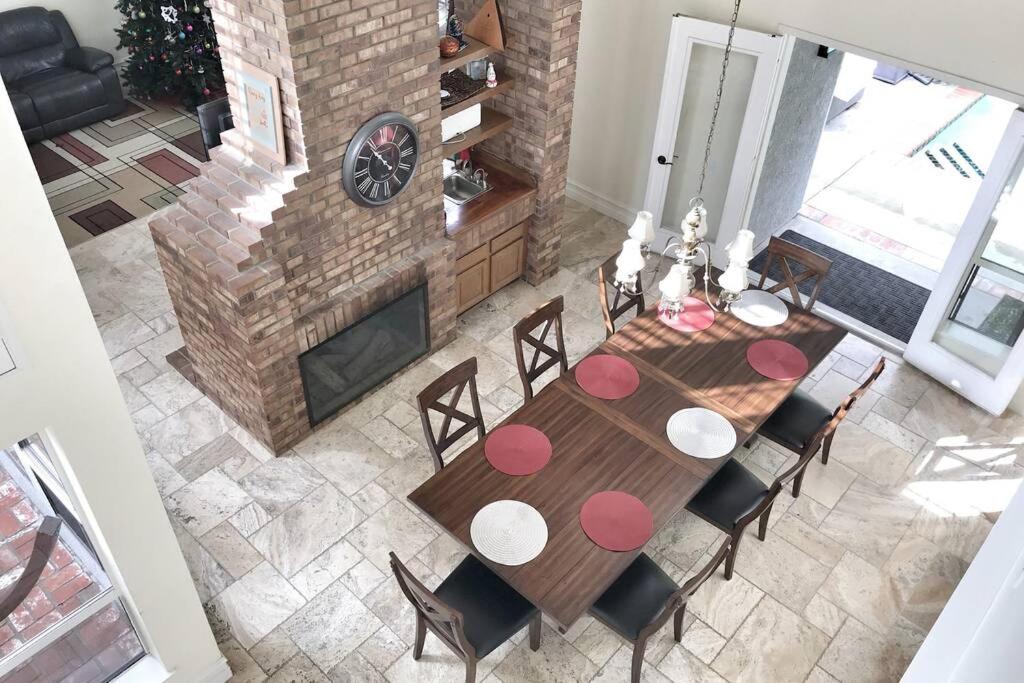 Stunning home near lake view 4