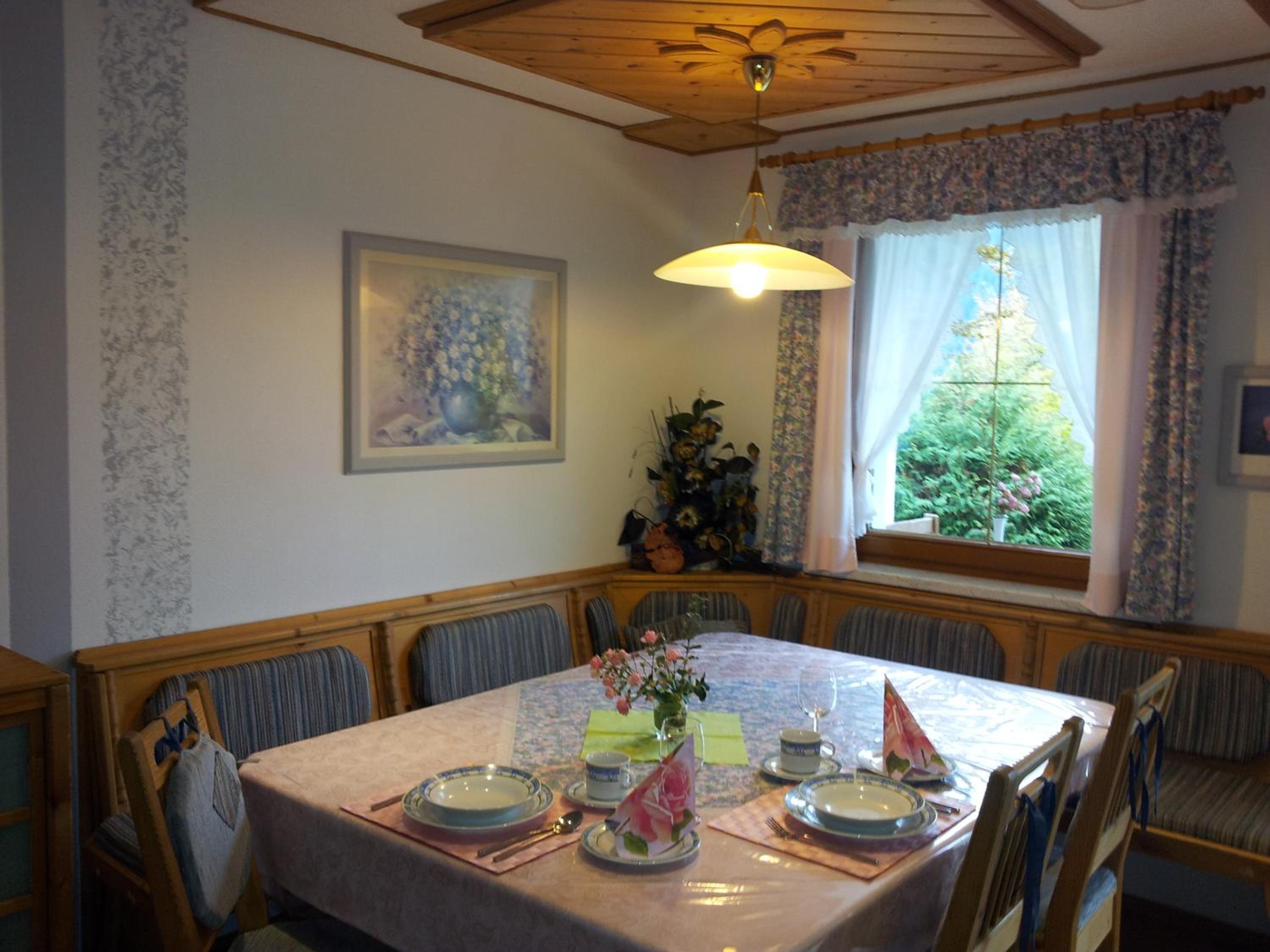 Ferienwohnung Anna Zechner en Flattach — dining