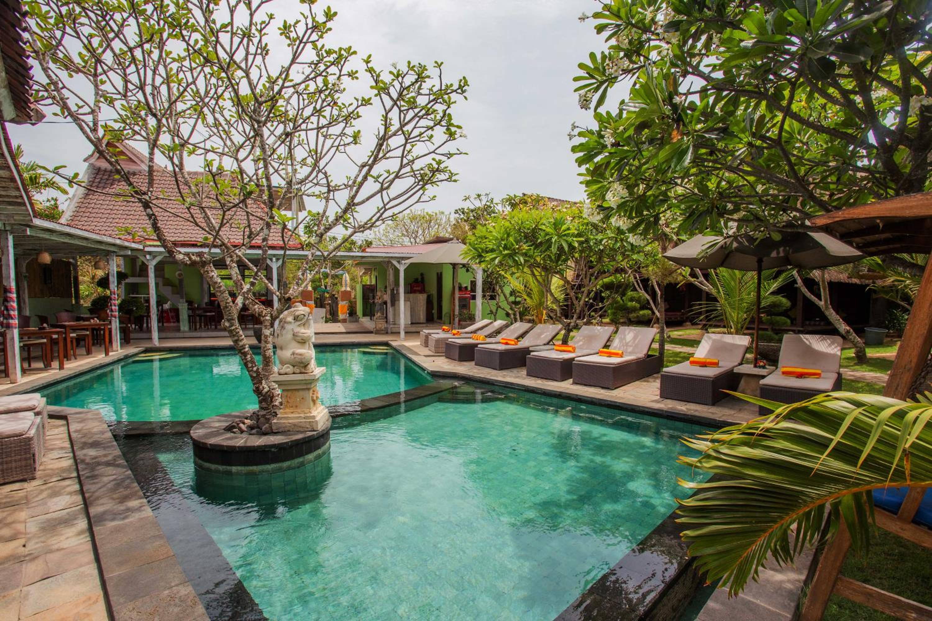 Nanuk's Bungalows
