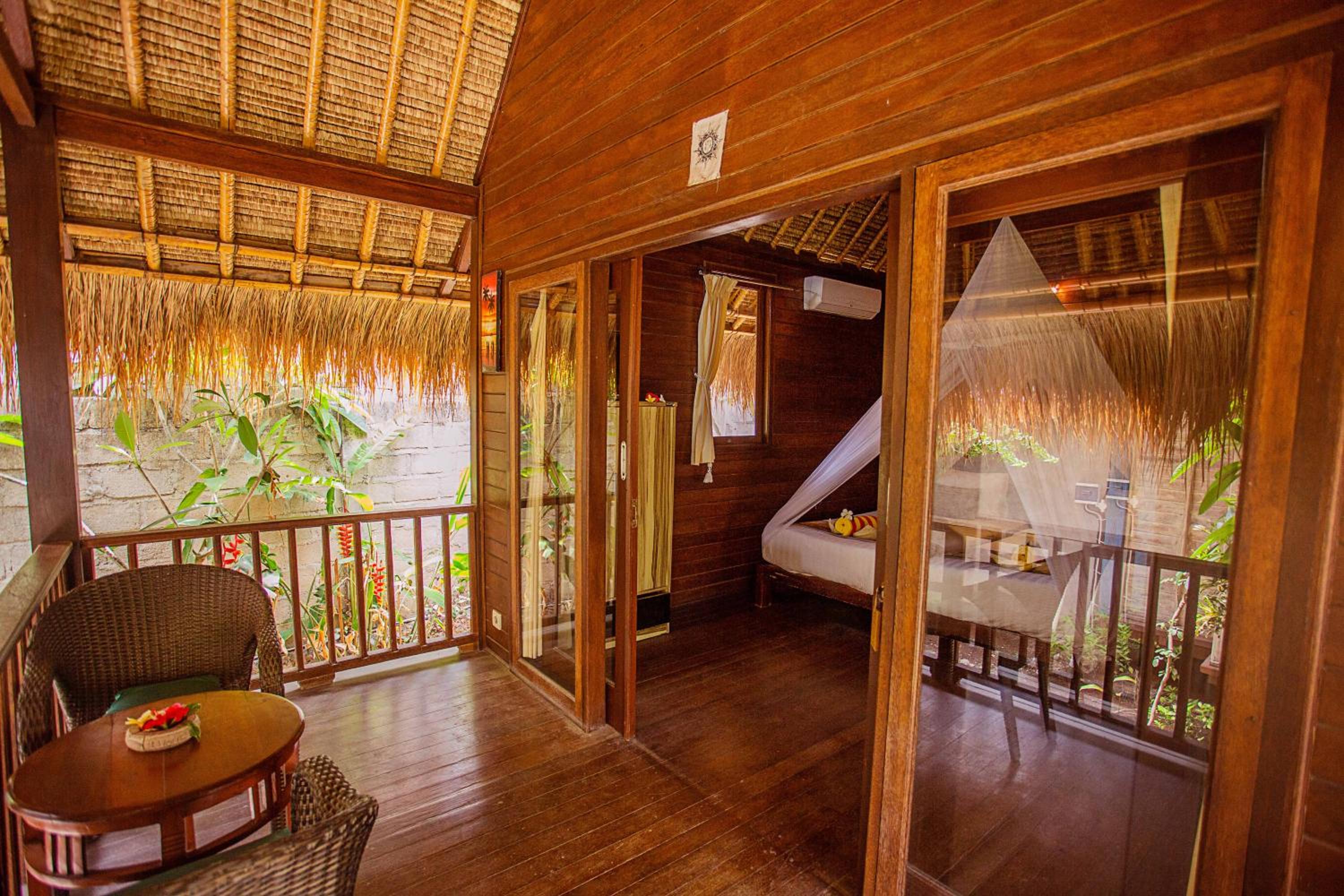 Nanuk's Bungalows