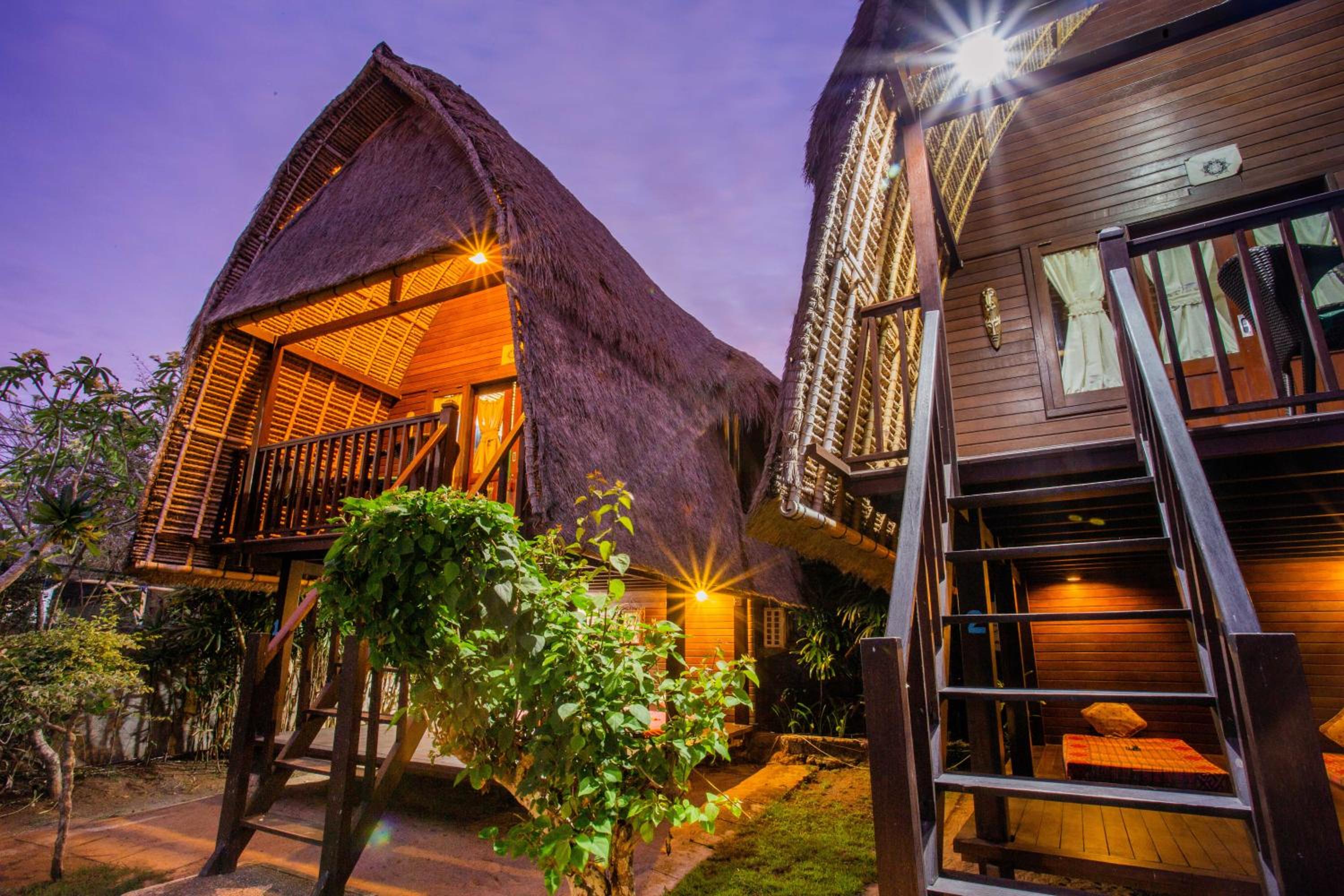 Nanuk's Bungalows