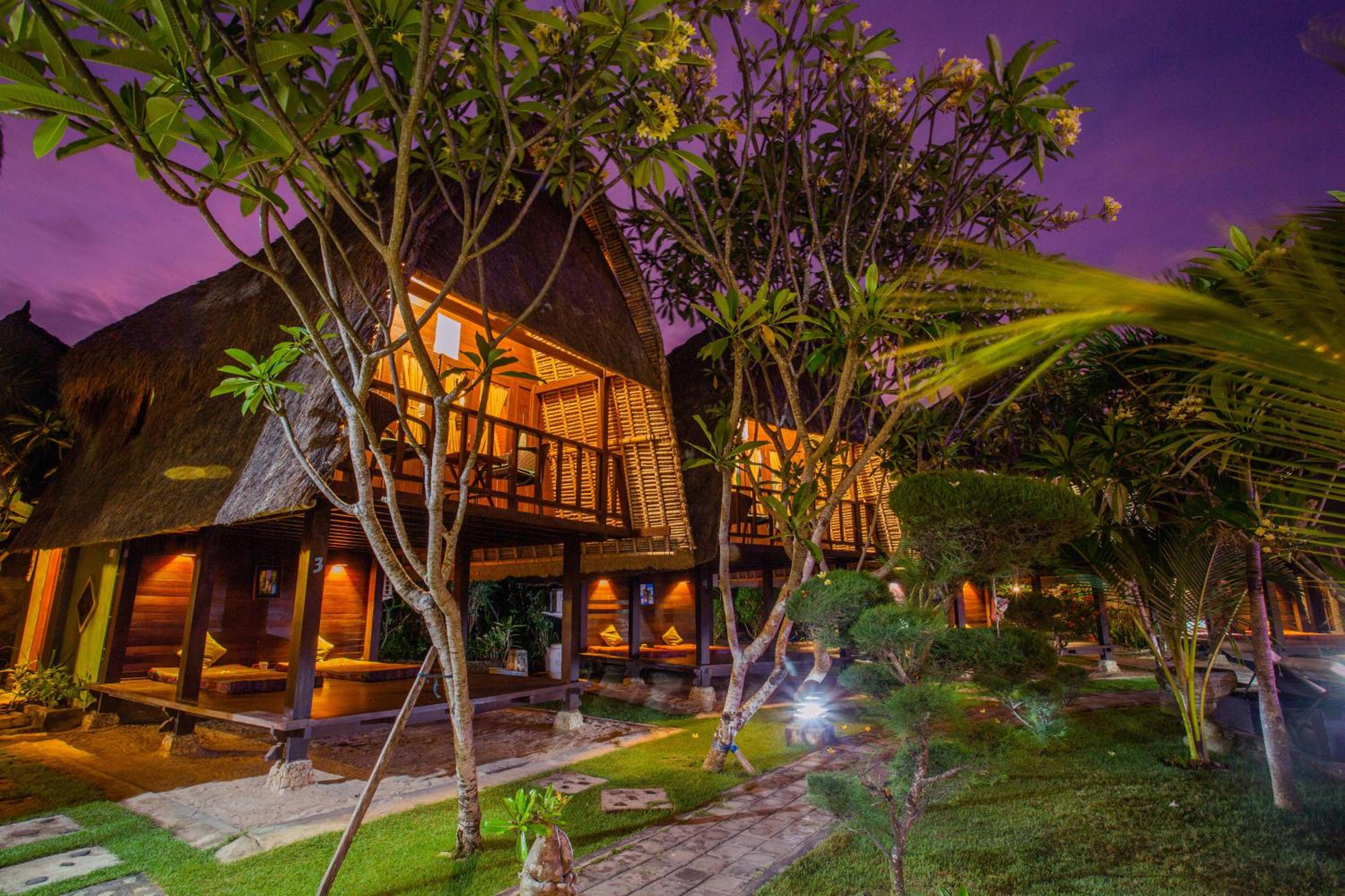 Nanuk's Bungalows