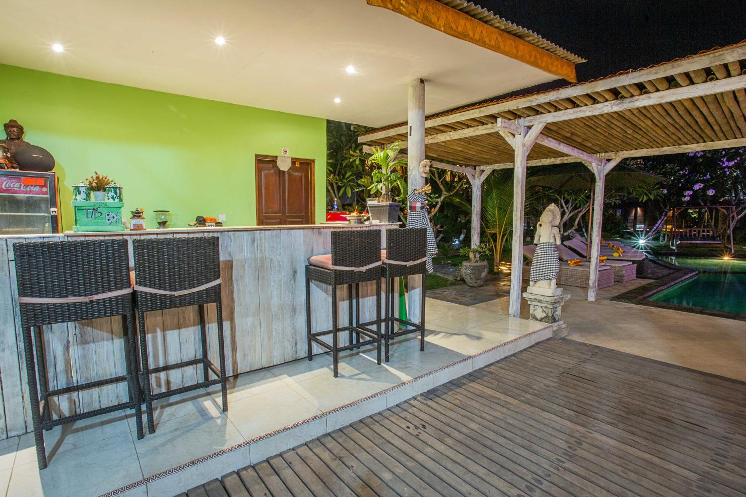 Nanuk's Bungalows