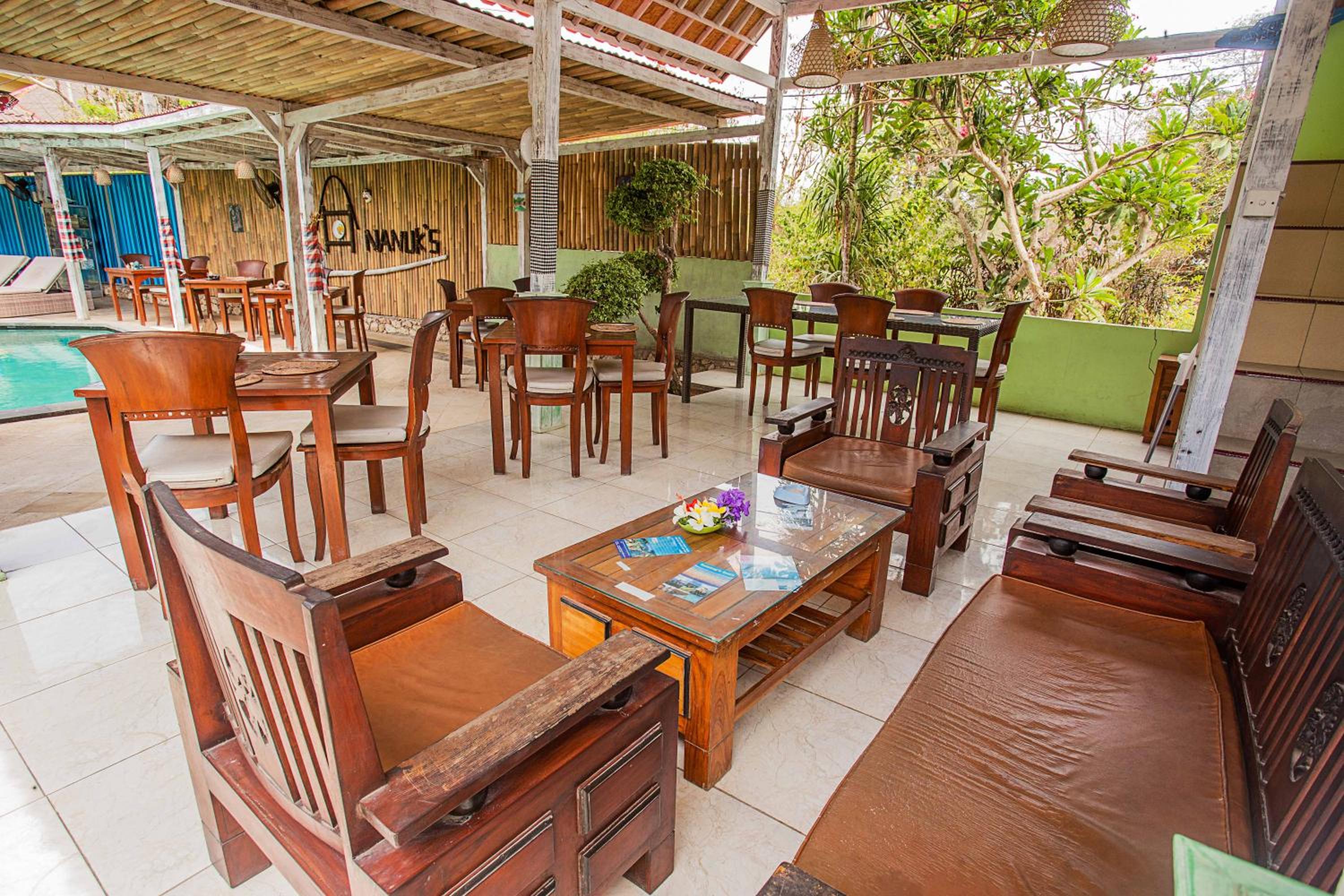 Nanuk's Bungalows