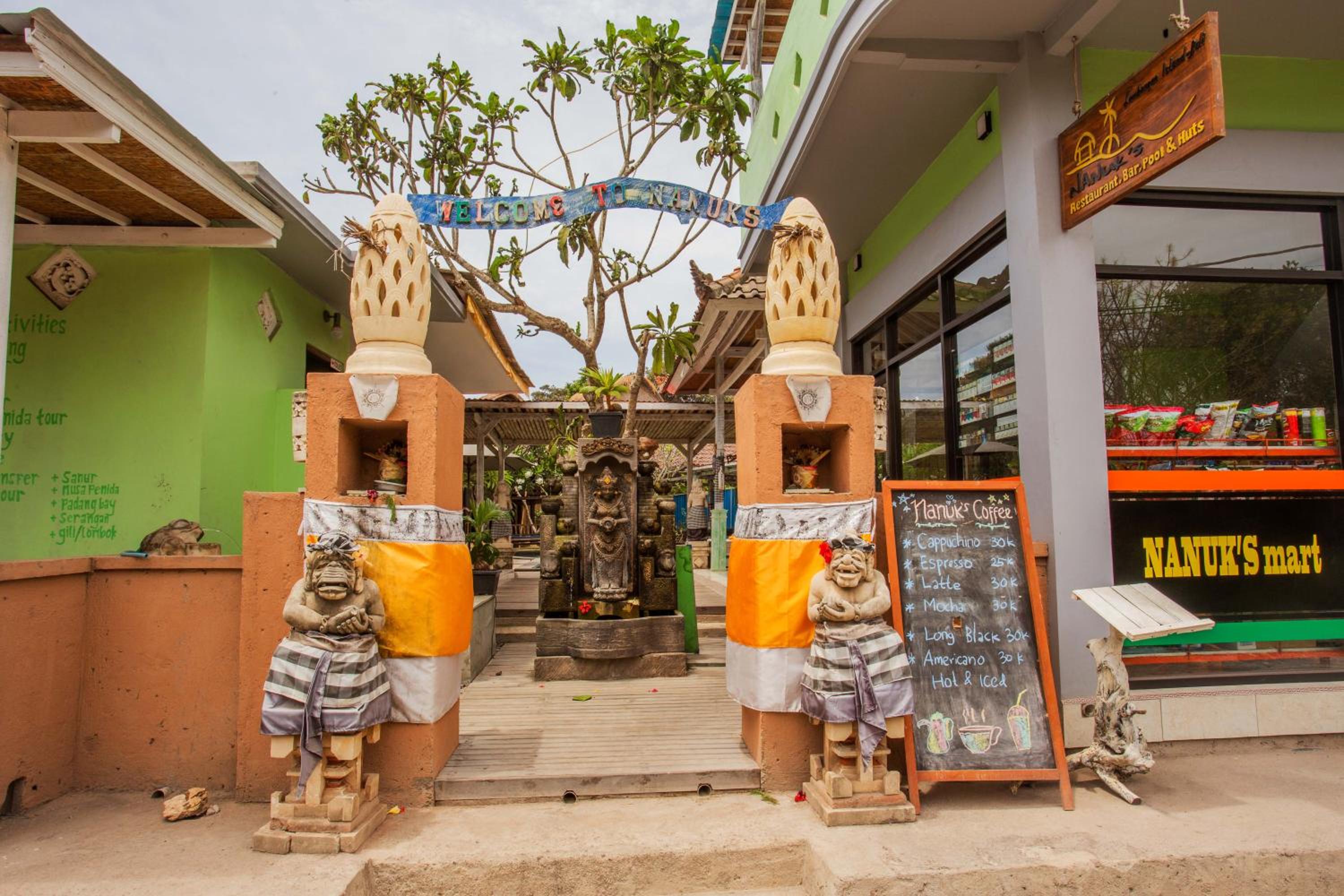 Nanuk's Bungalows