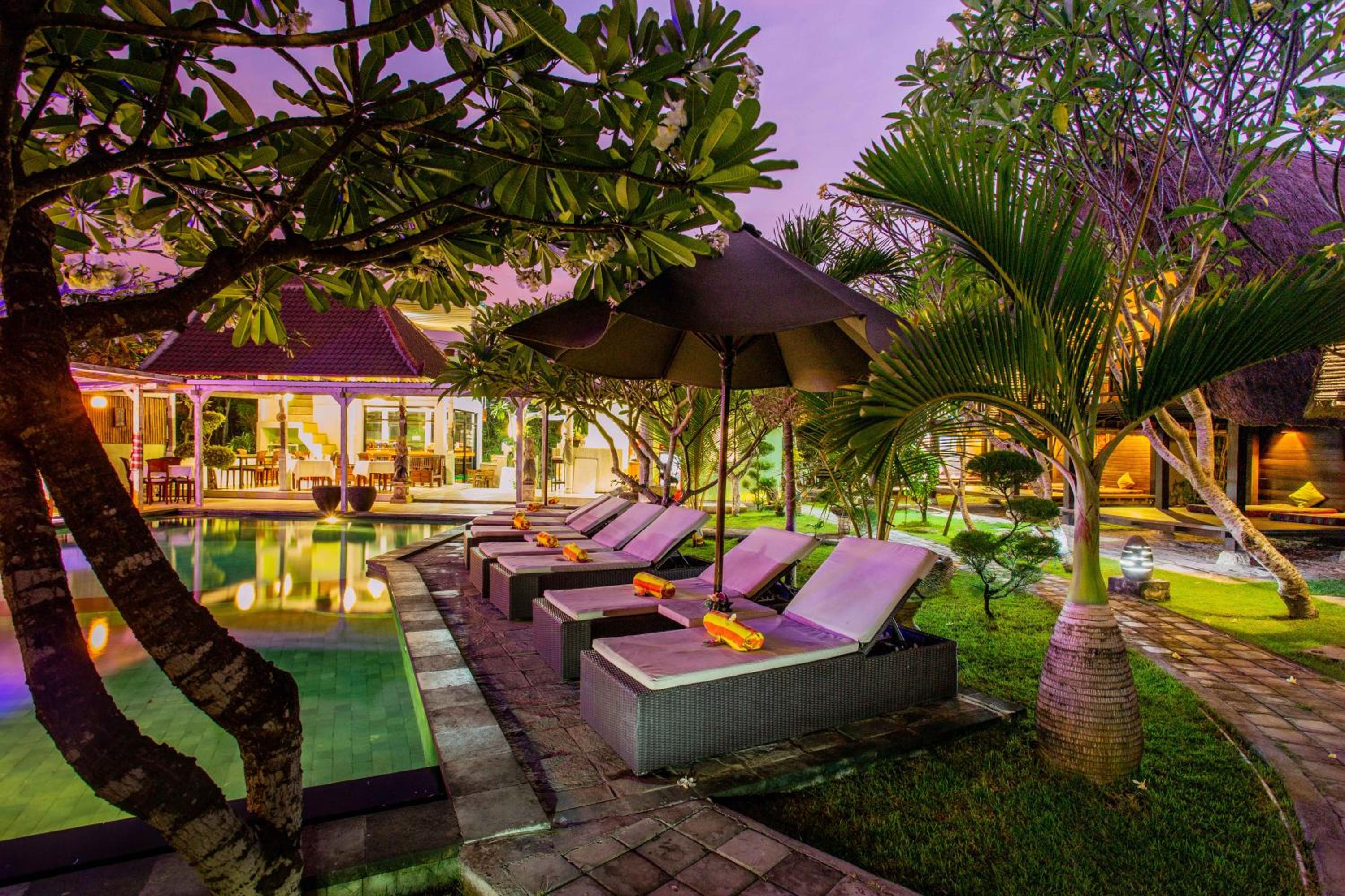 Nanuk's Bungalows