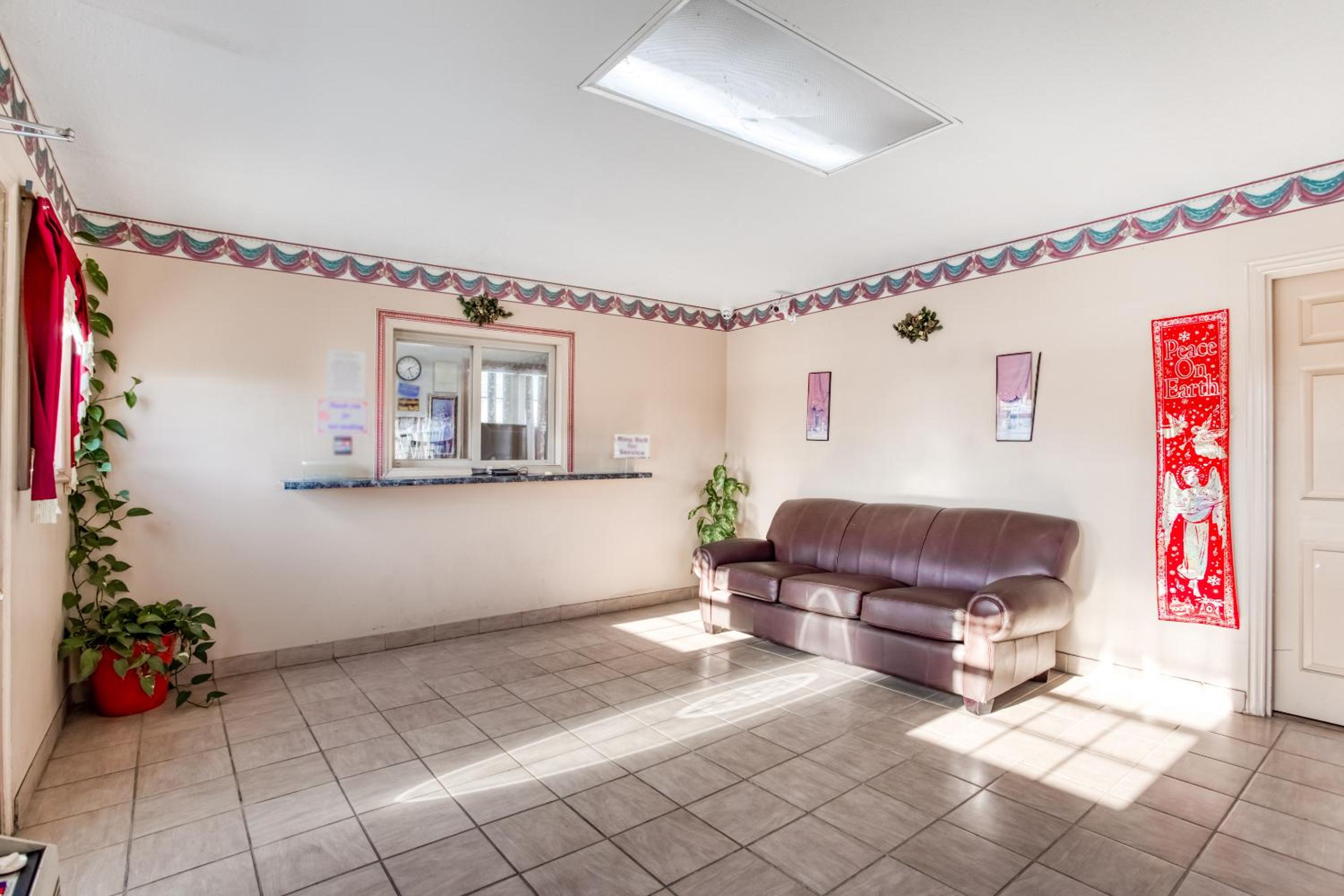 Searcy Vacations - OYO Hotel Bald Knob near Searcy AR - Property Image 5