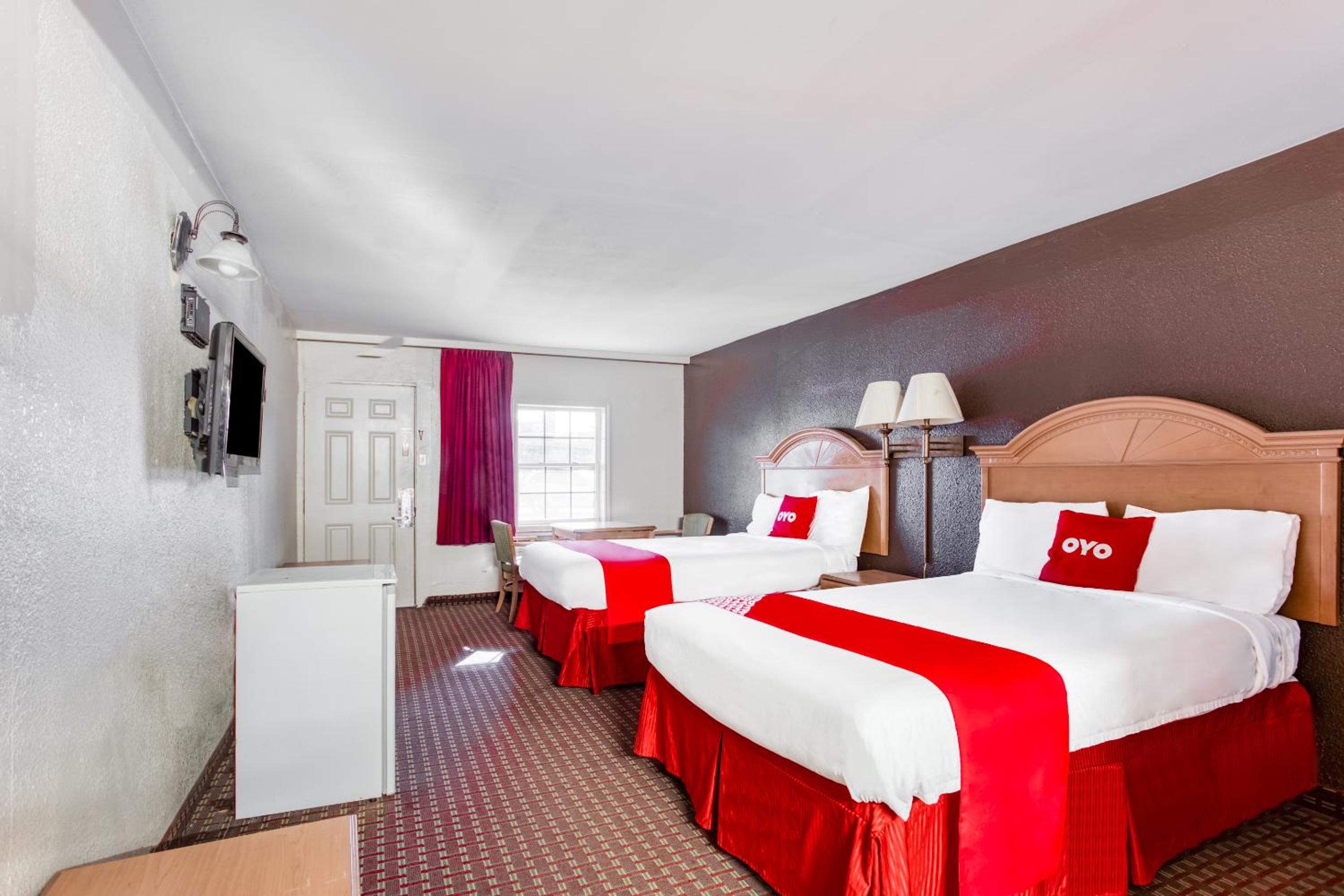 Searcy Vacations - OYO Hotel Bald Knob near Searcy AR - Property Image 2