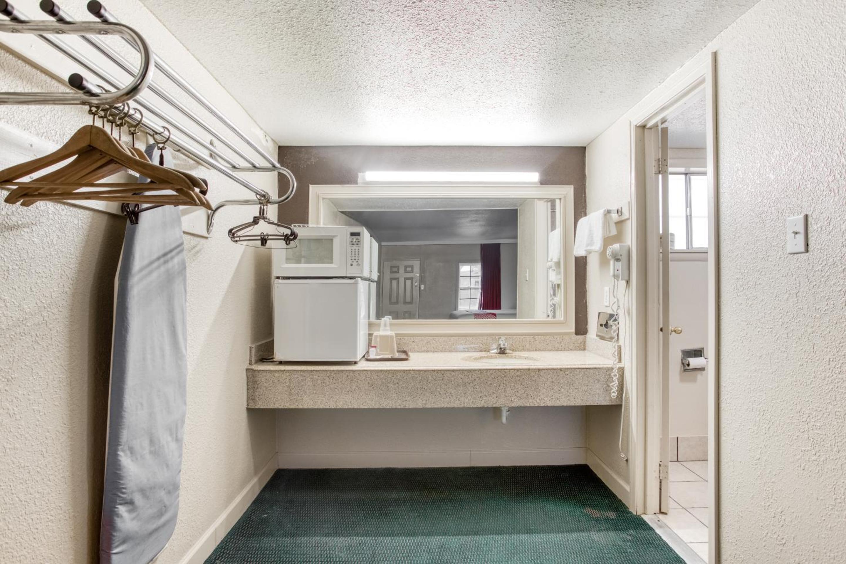 OYO Hotel Bald Knob near Searcy AR - Property Image 42