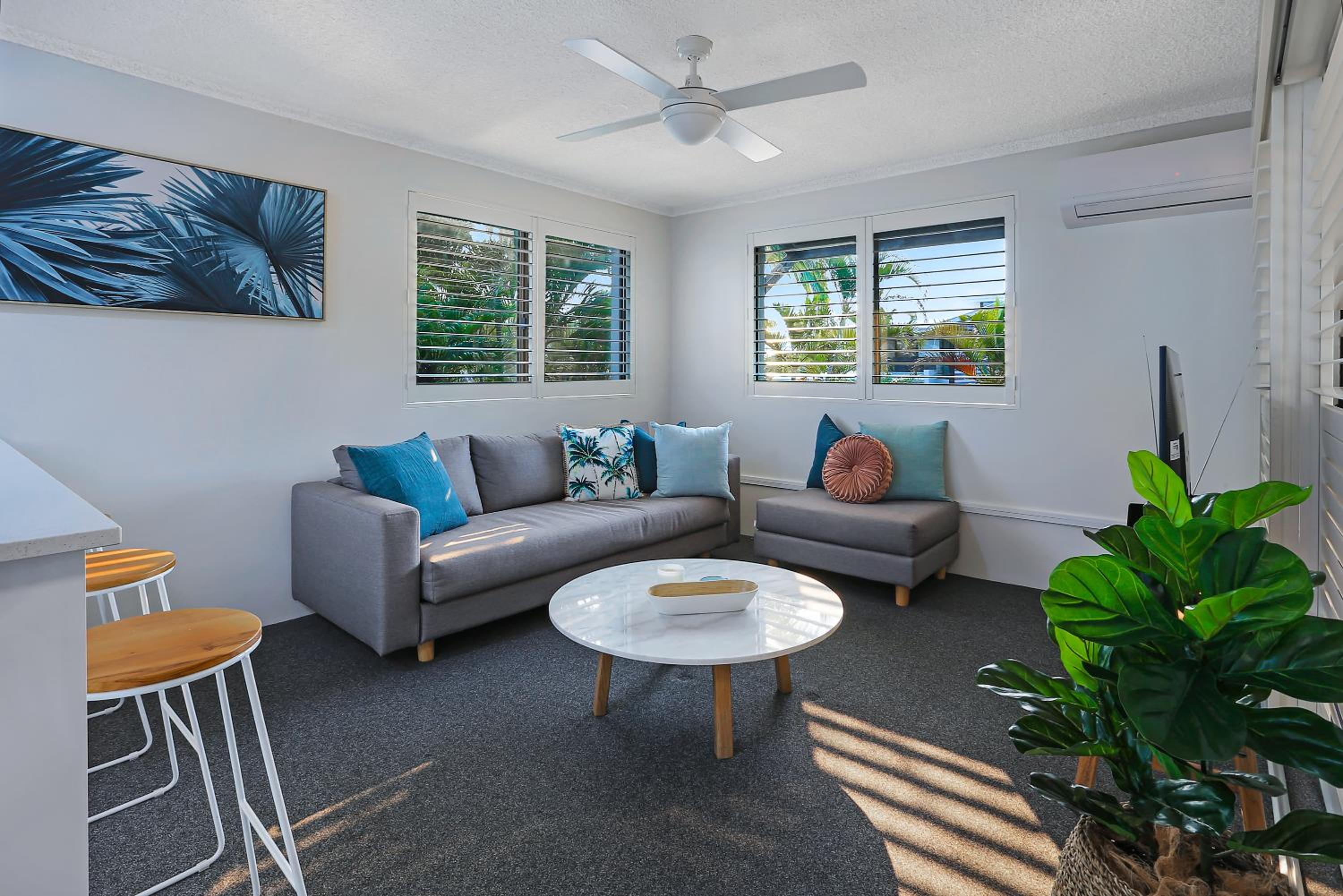 Riverside location, Noosa Sound view 3