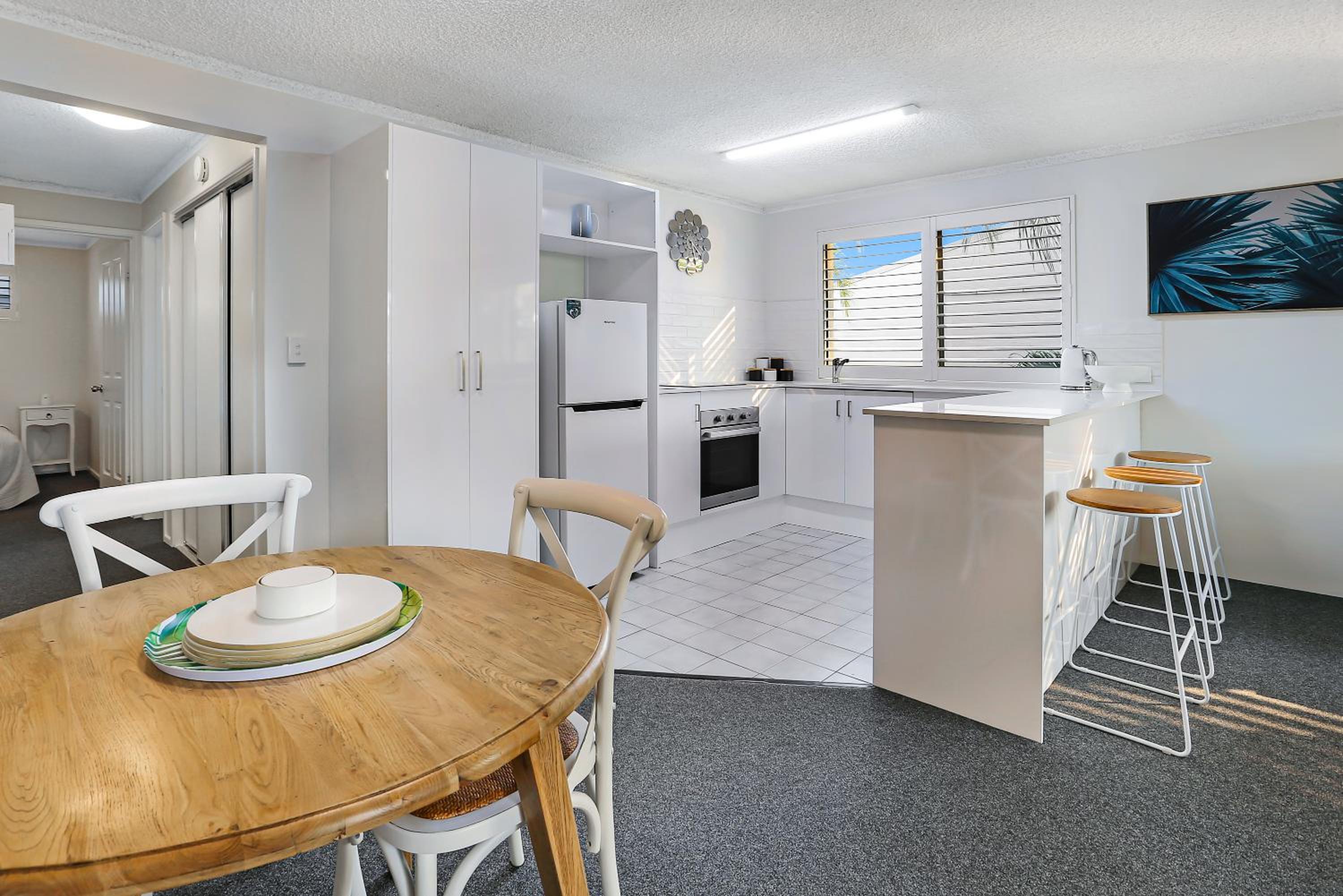 Riverside location, Noosa Sound view 4