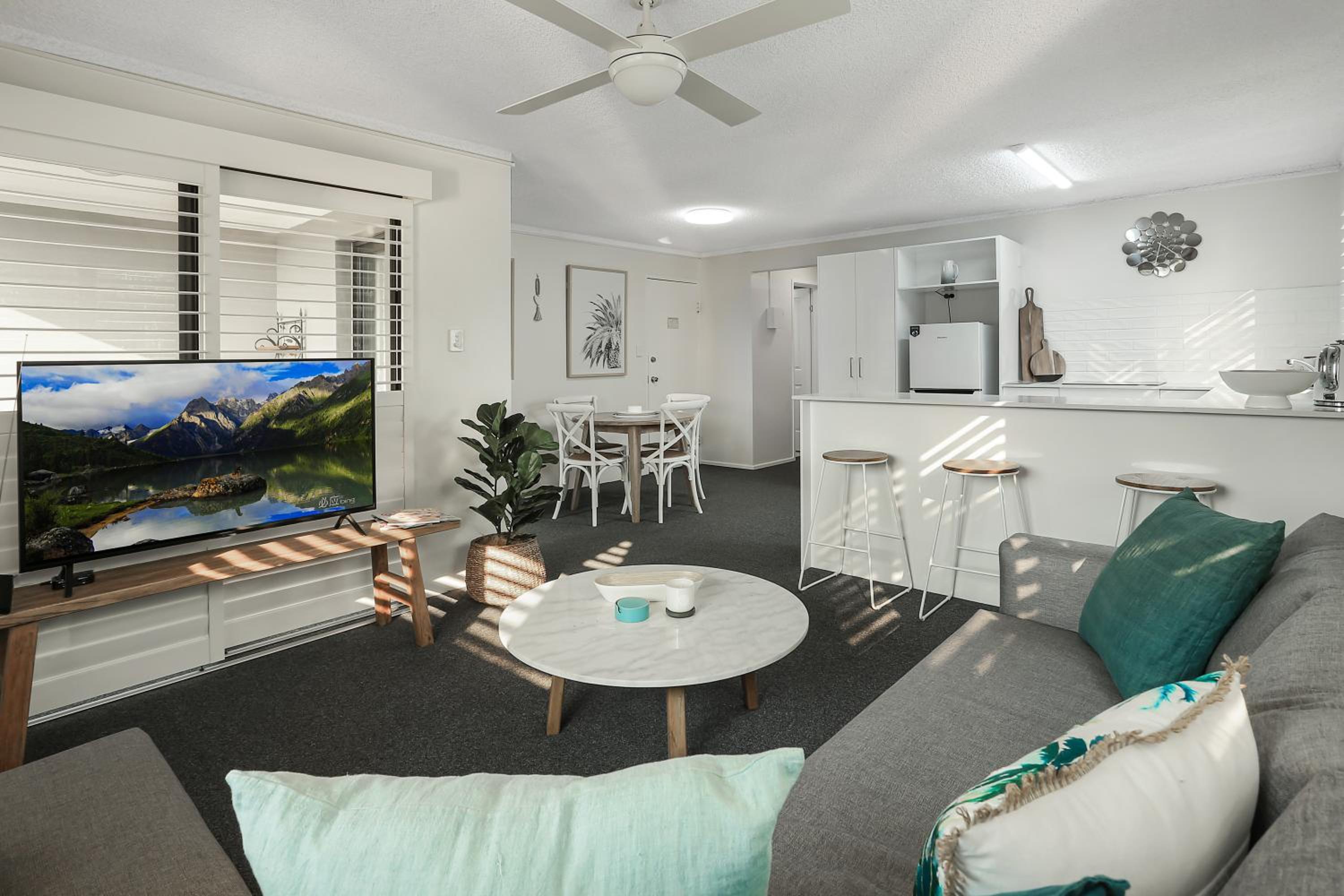 Riverside location, Noosa Sound view 2