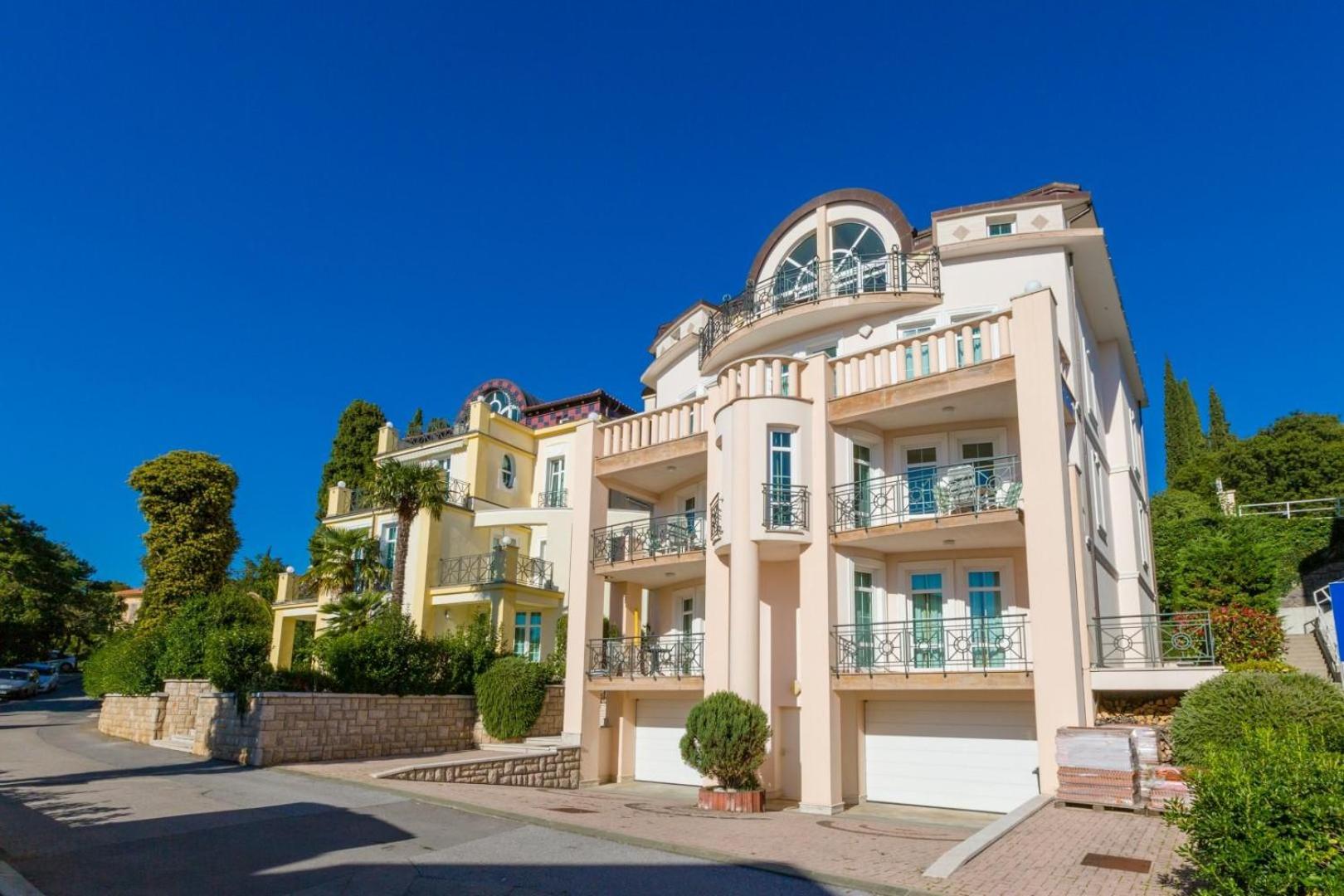 VILLA BARBARA view 3