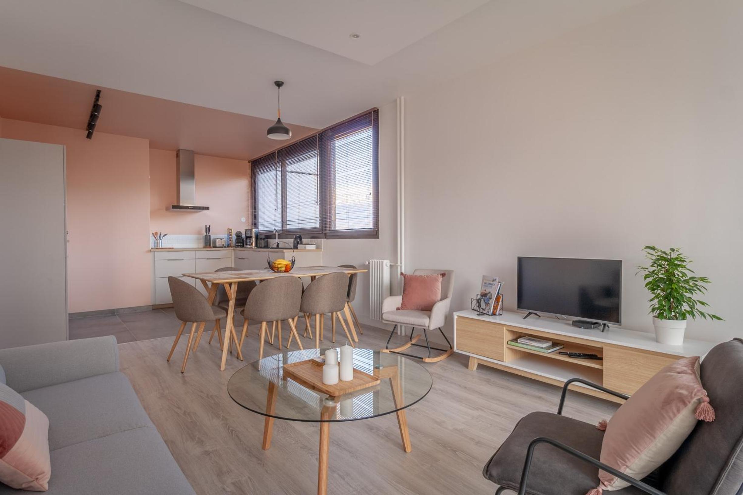 Hotel Mountain Suite - Image 1