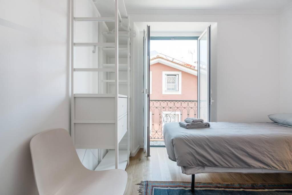 Beautiful Apartment with View of the Tagus River view 3