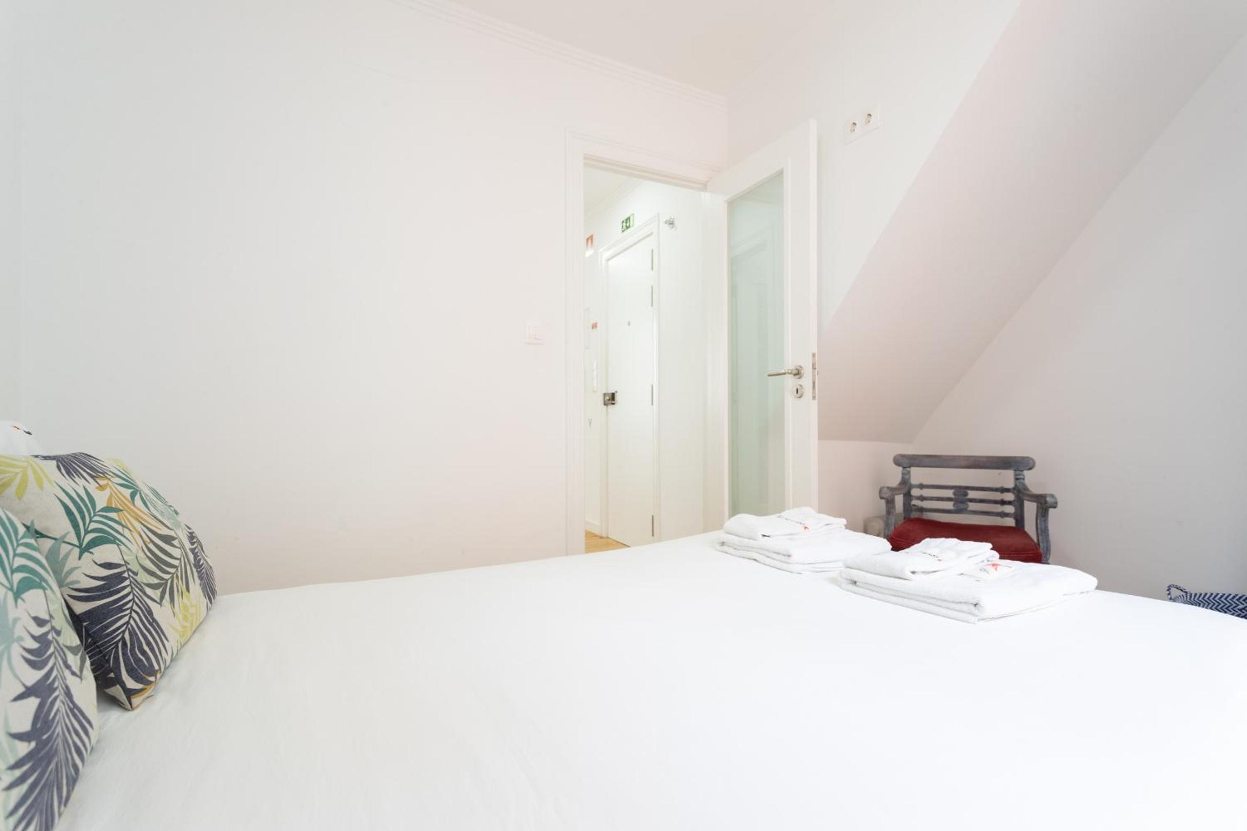 FLH Mouraria Charming Flat II view 5