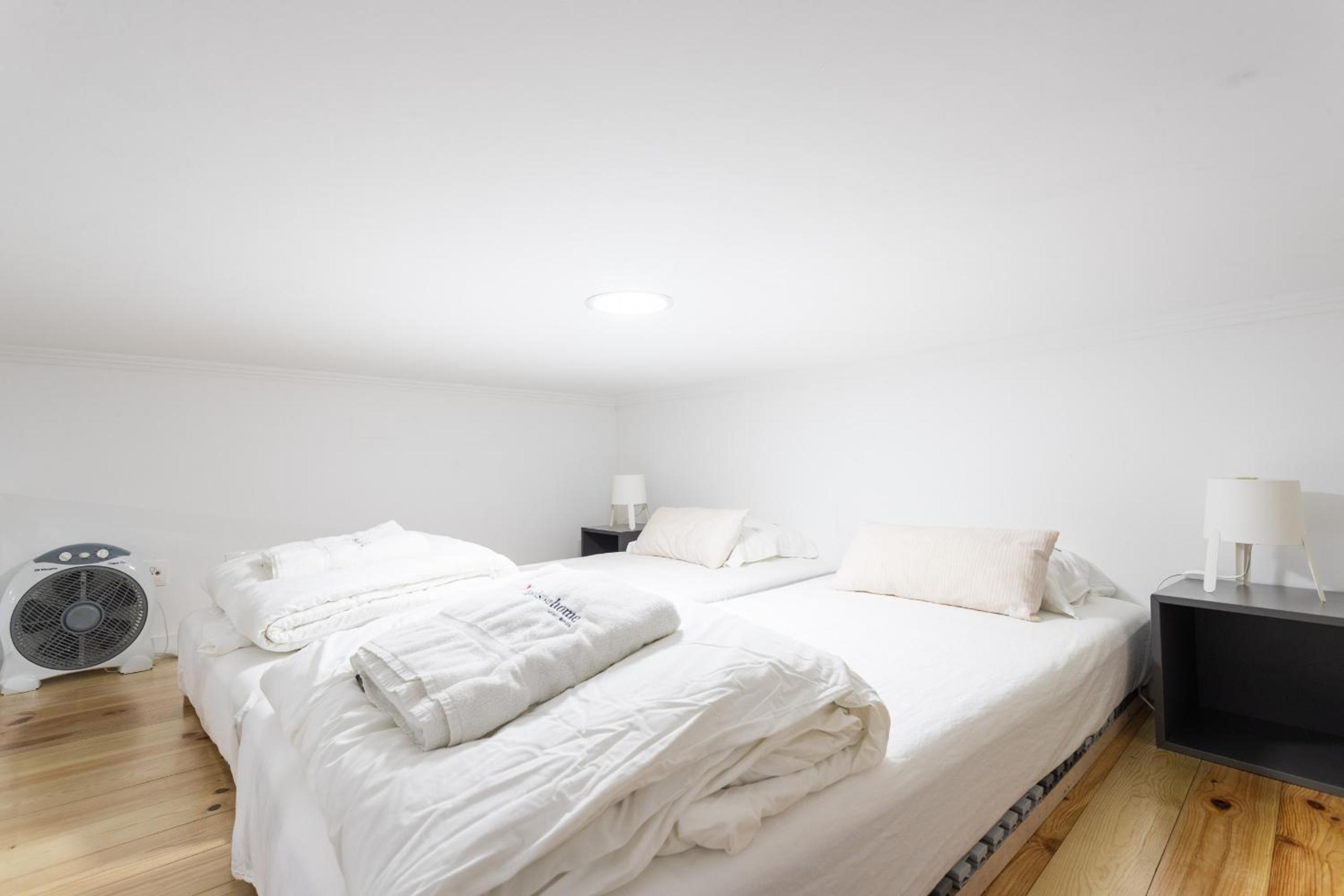 FLH Mouraria Charming Flat IV view 5