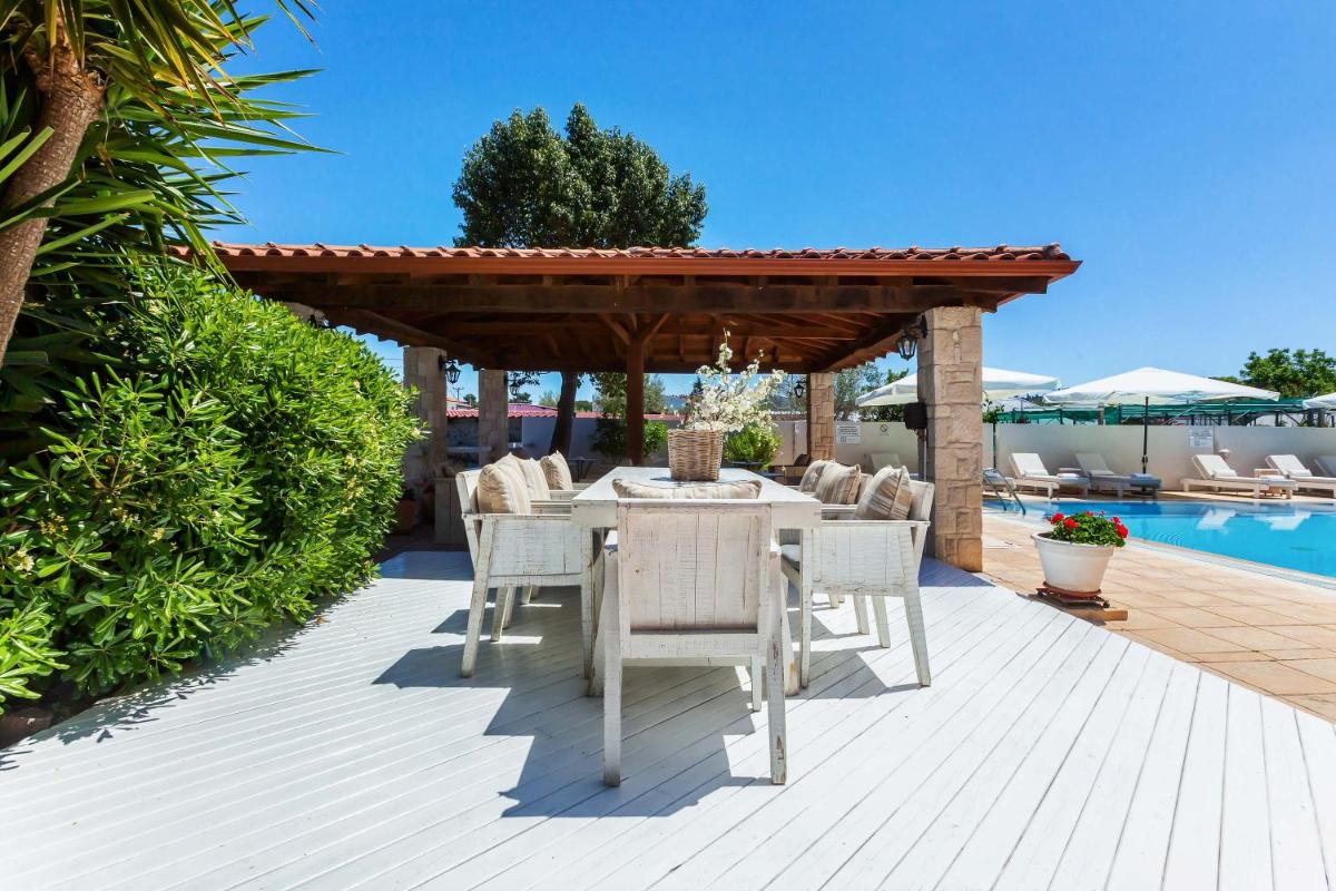 outdoor BBQ area