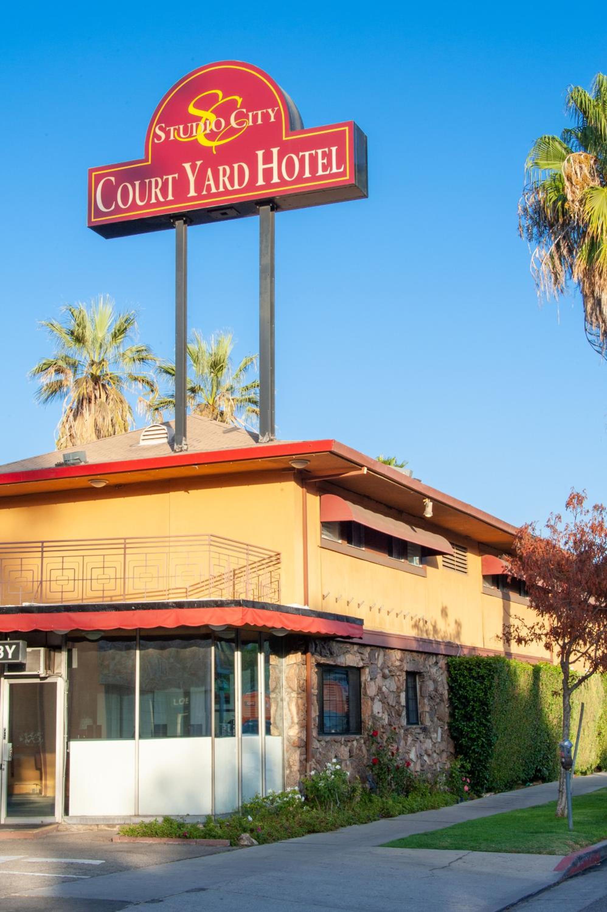 Studio City Court Yard Hotel