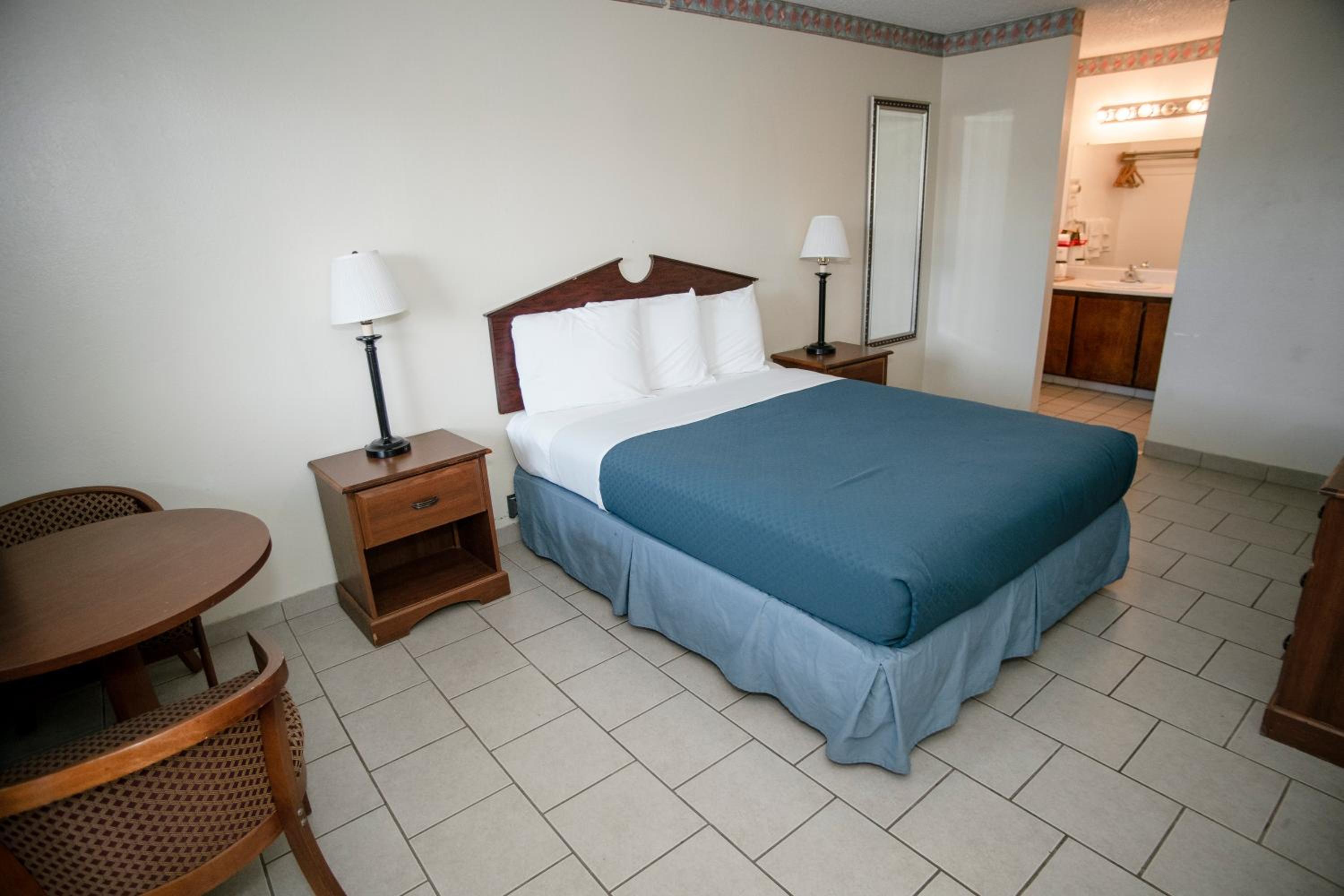 Crescent City Vacations - Pacific Inn - Property Image 25
