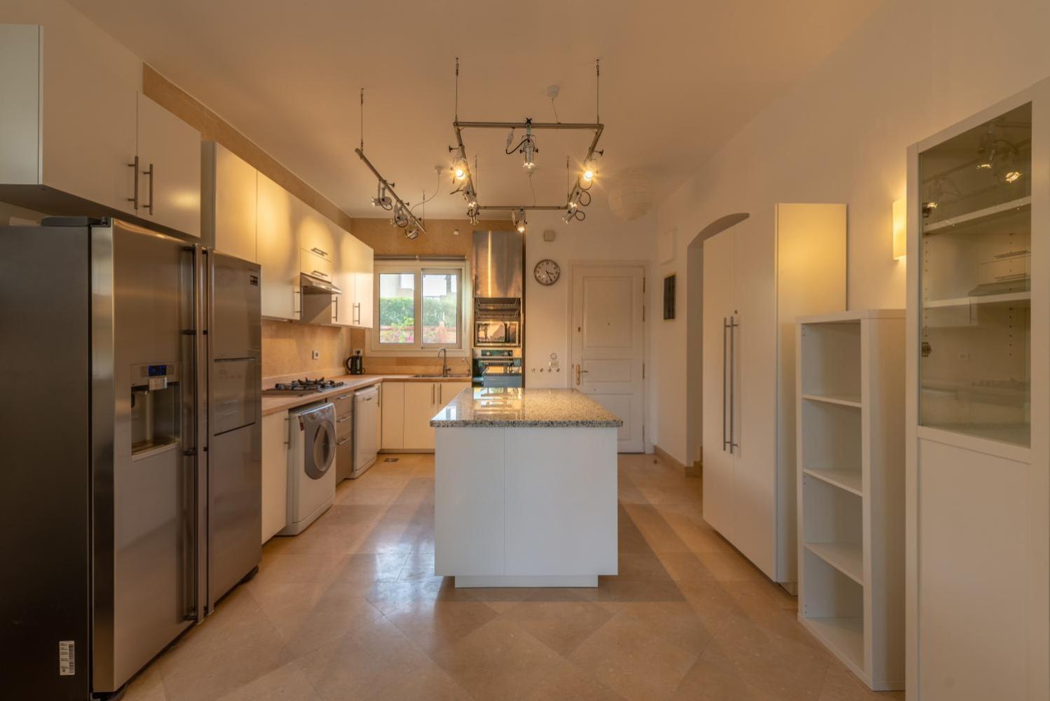 Beautiful Cosy 3 bedroom townhouse in South Marina view 5