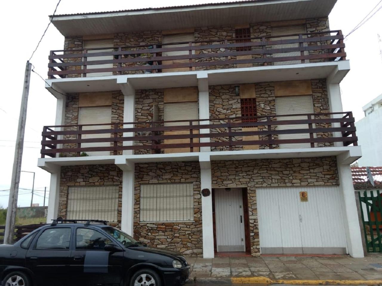 Departamento 1 ambiente 3 personas a metros del mar