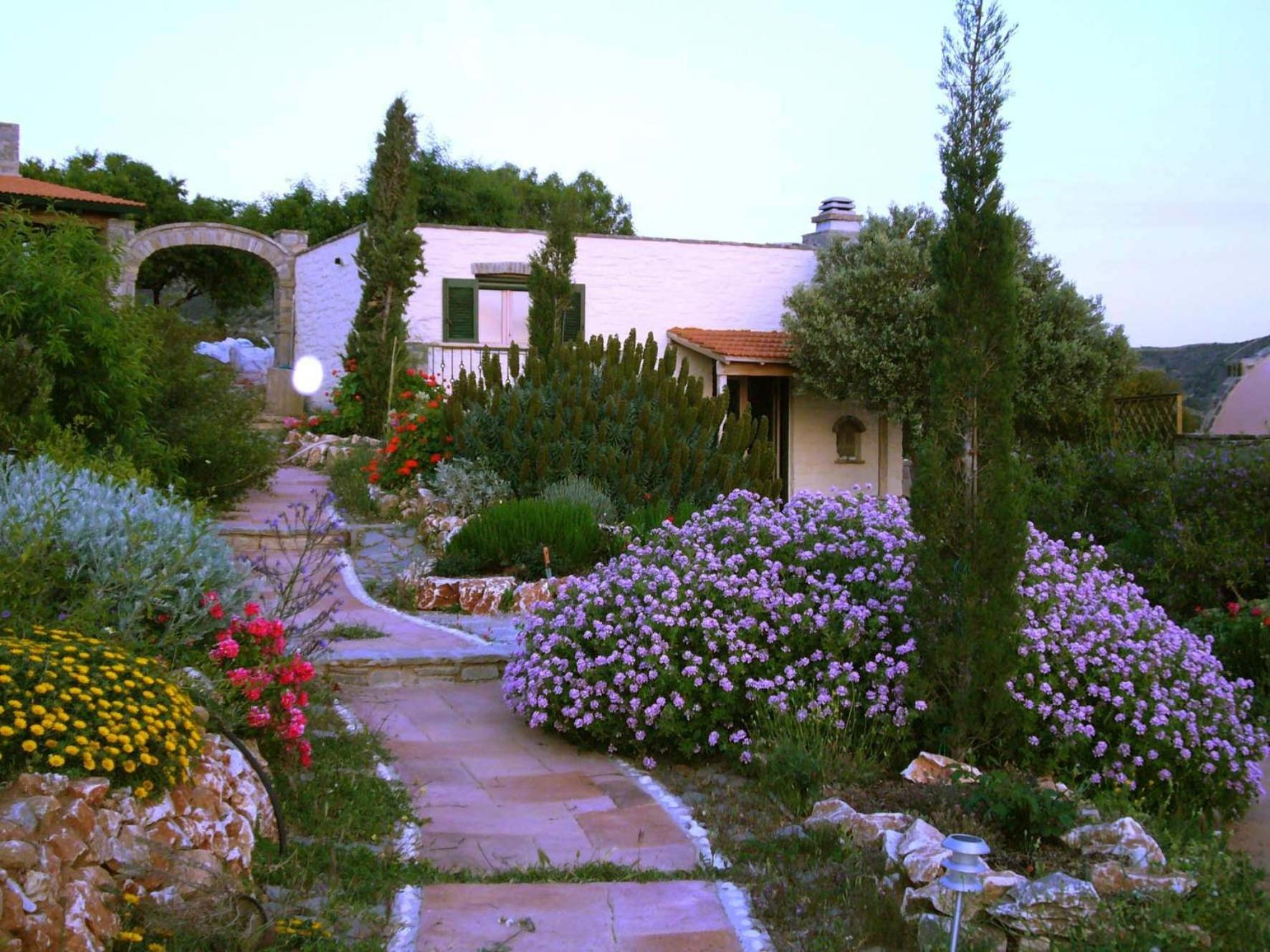 To The Garden view 3