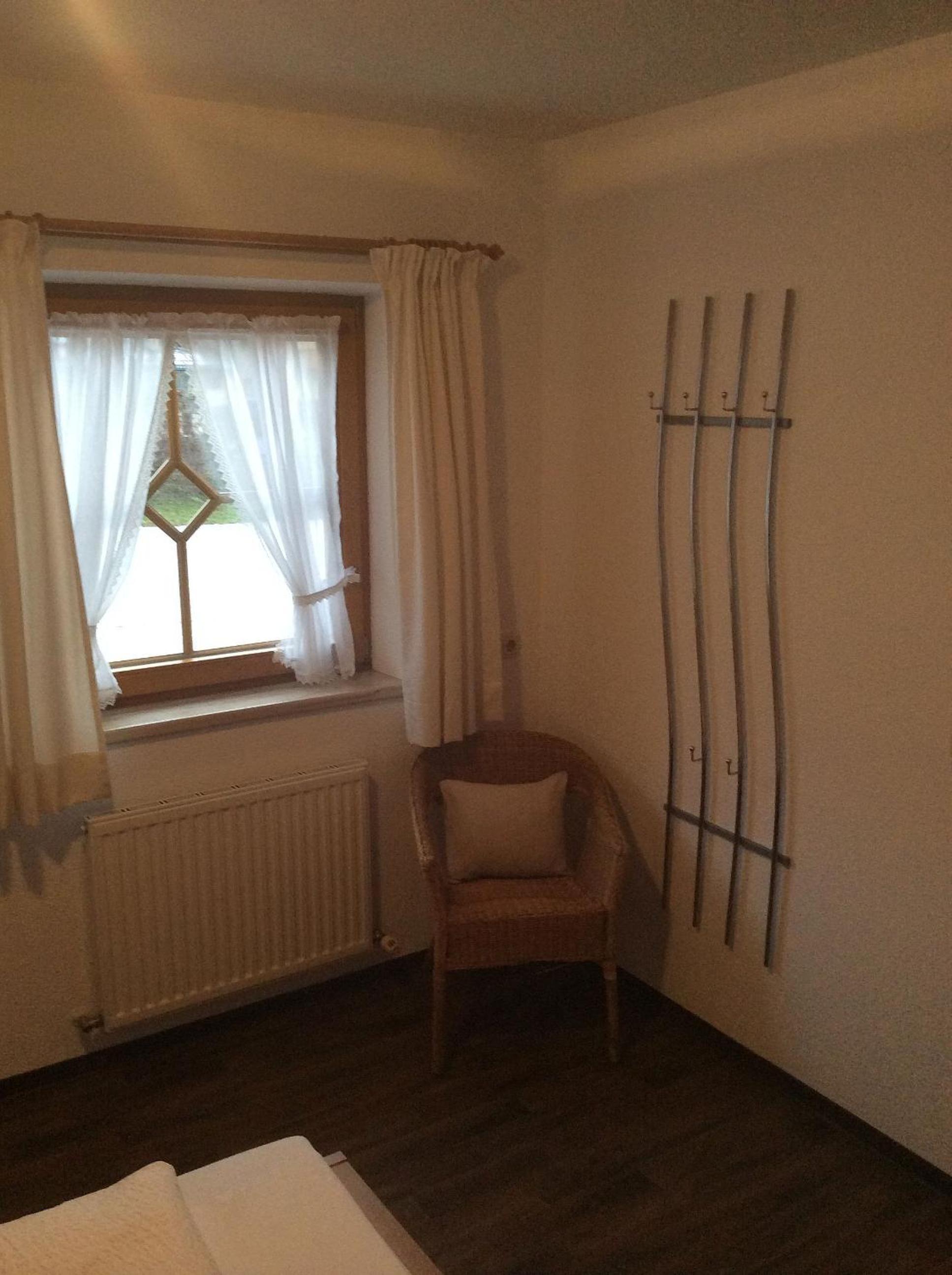 Photo 33