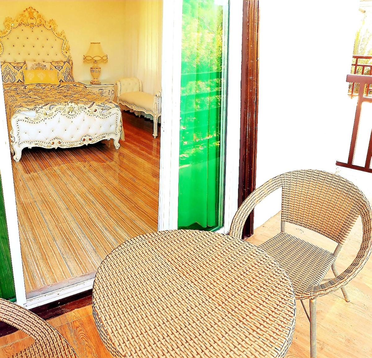 balcony