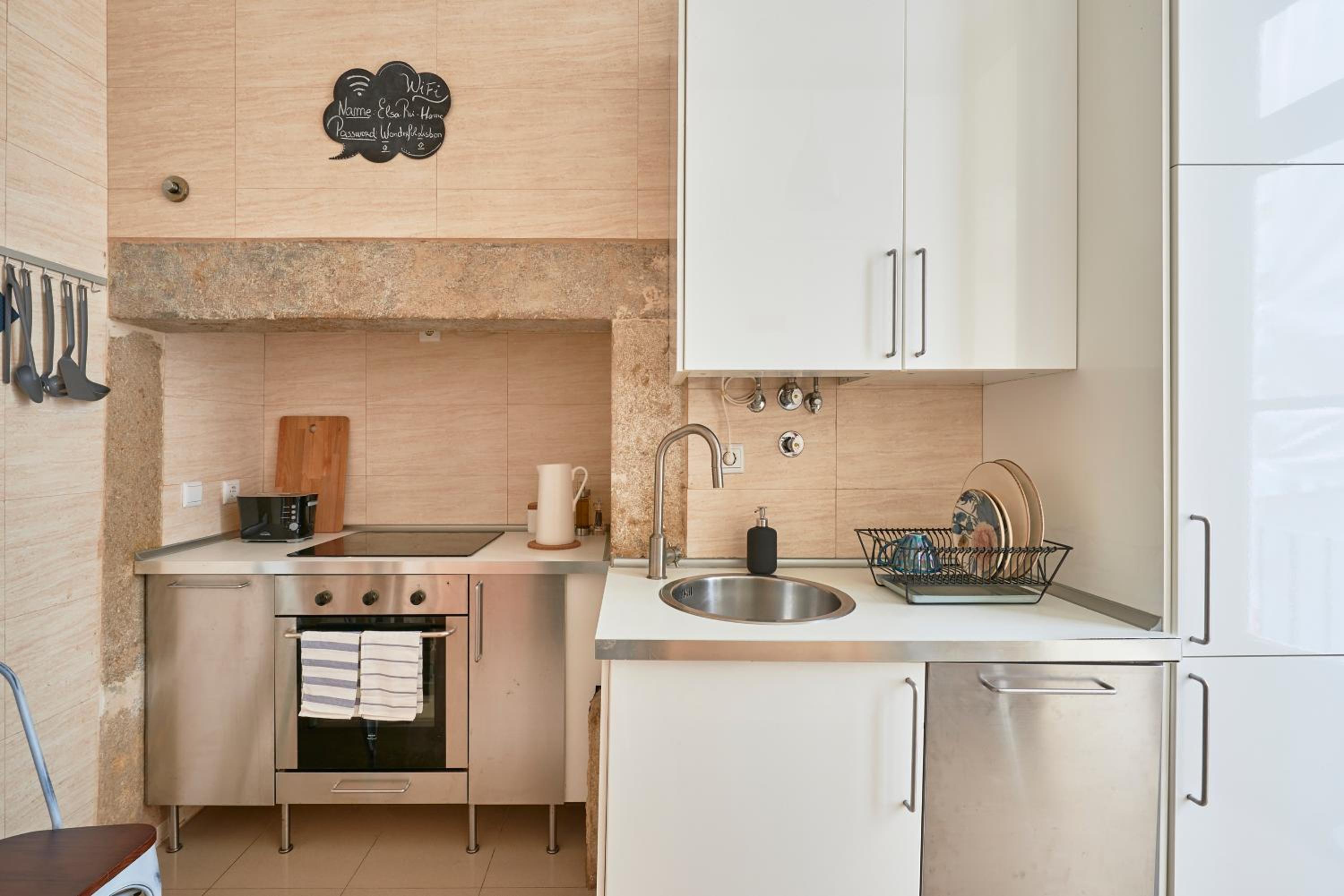 Spacious Apartment in the Perfect Lisbon Location, By TimeCooler view 5