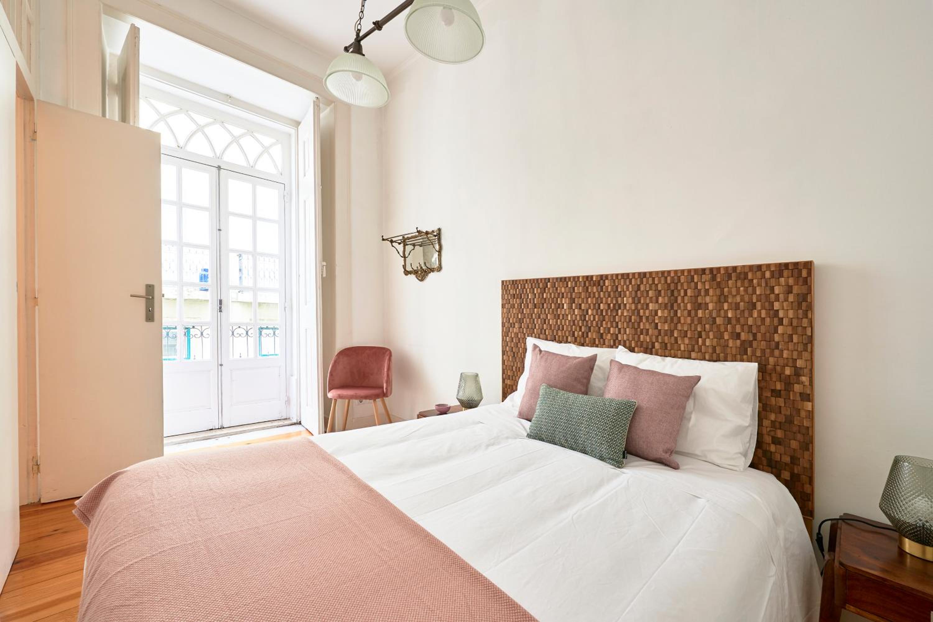 Spacious Apartment in the Perfect Lisbon Location, By TimeCooler view 3