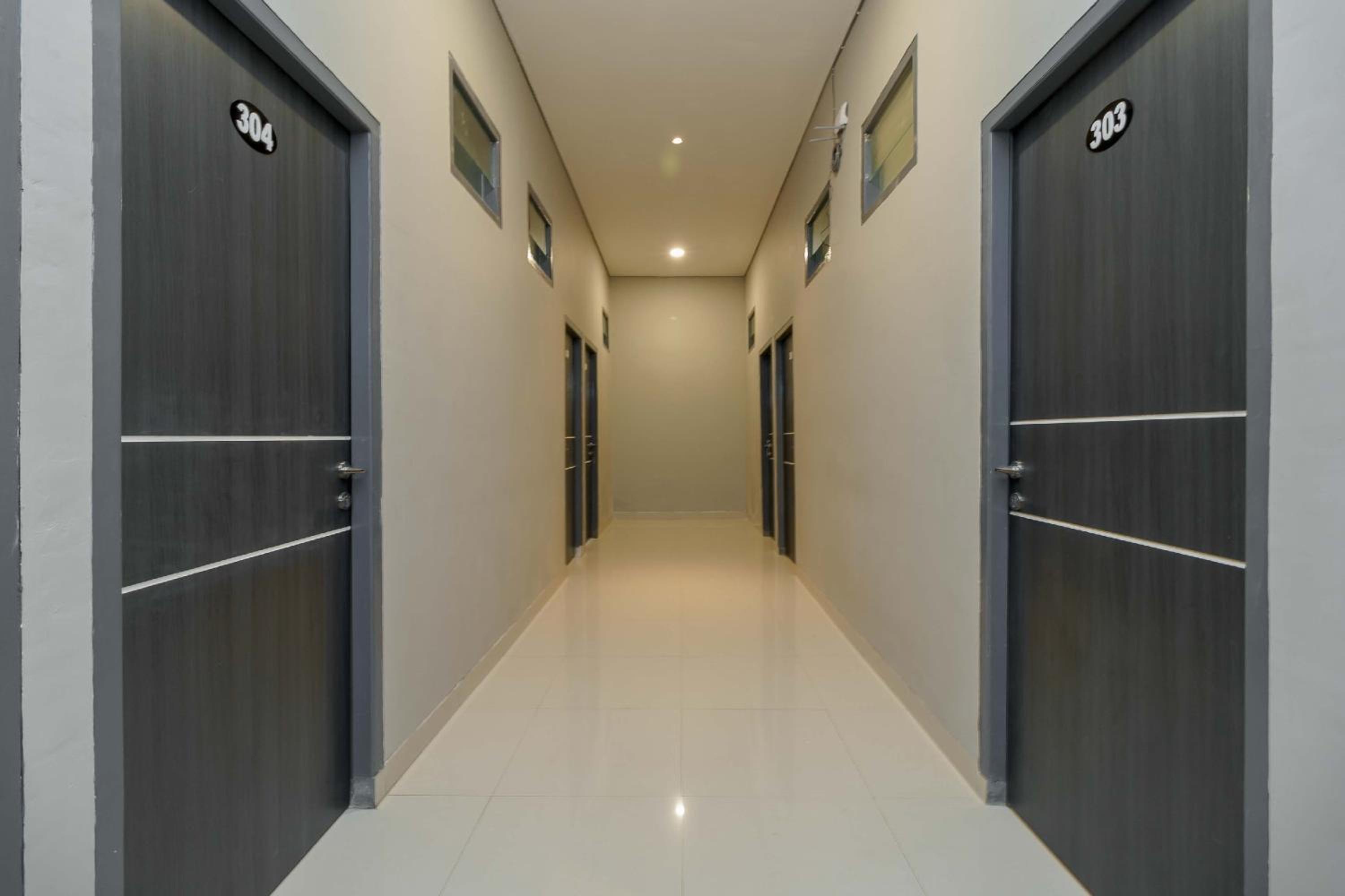 RedDoorz Syariah near RSUD Siti Fatimah Palembang view 5