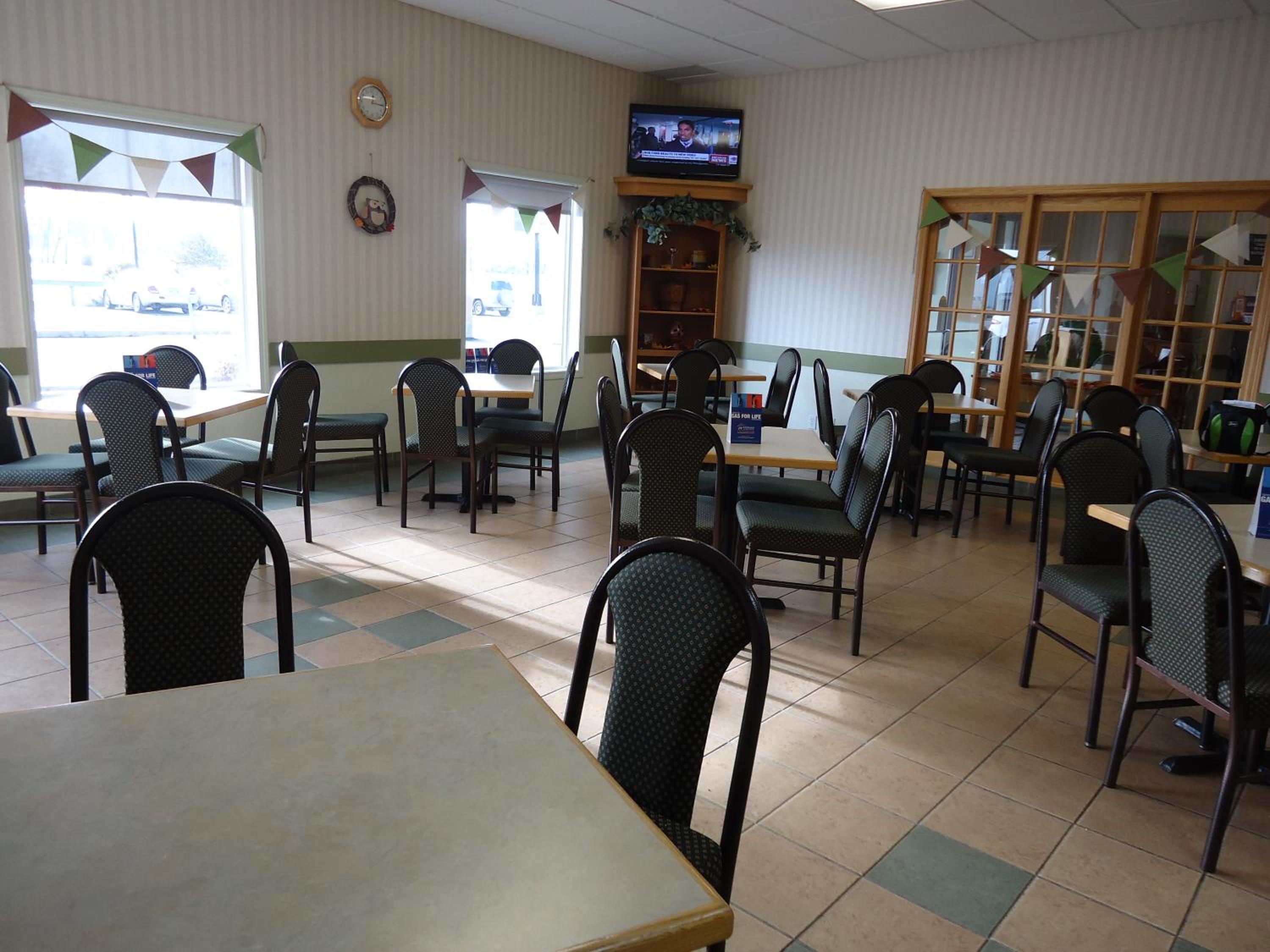 Super 8 by Wyndham Swan River MB