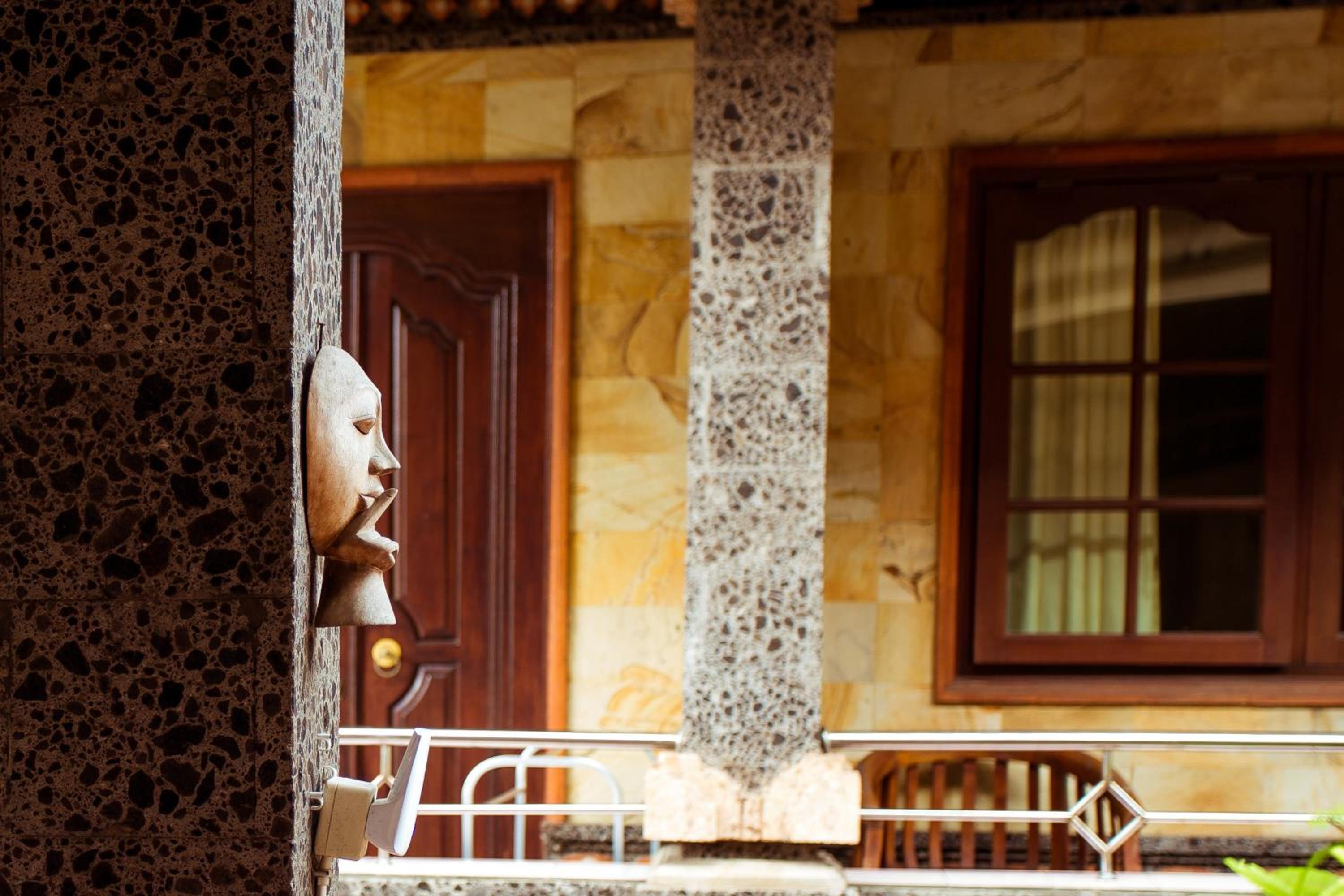 Segara Sadhu Inn Kuta by ecommerceloka
