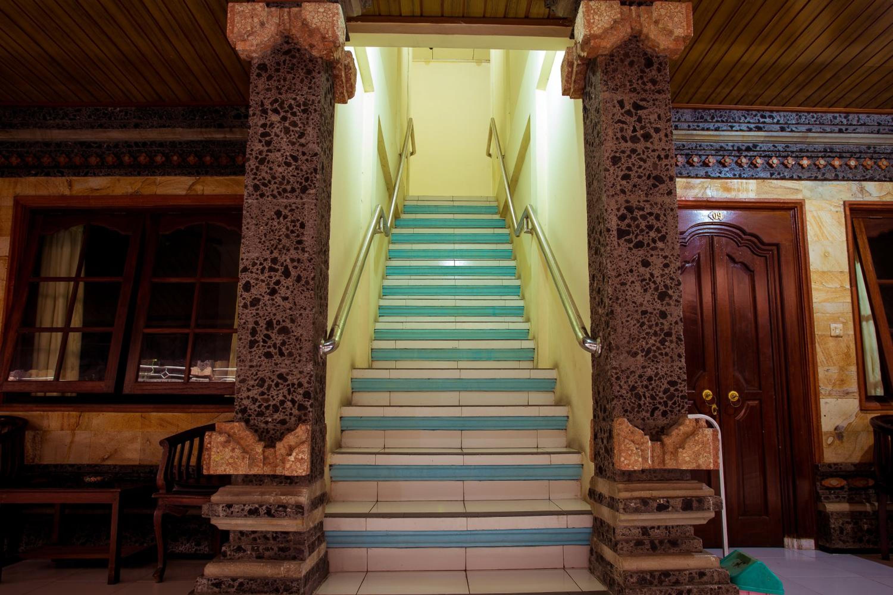 Segara Sadhu Inn Kuta by ecommerceloka