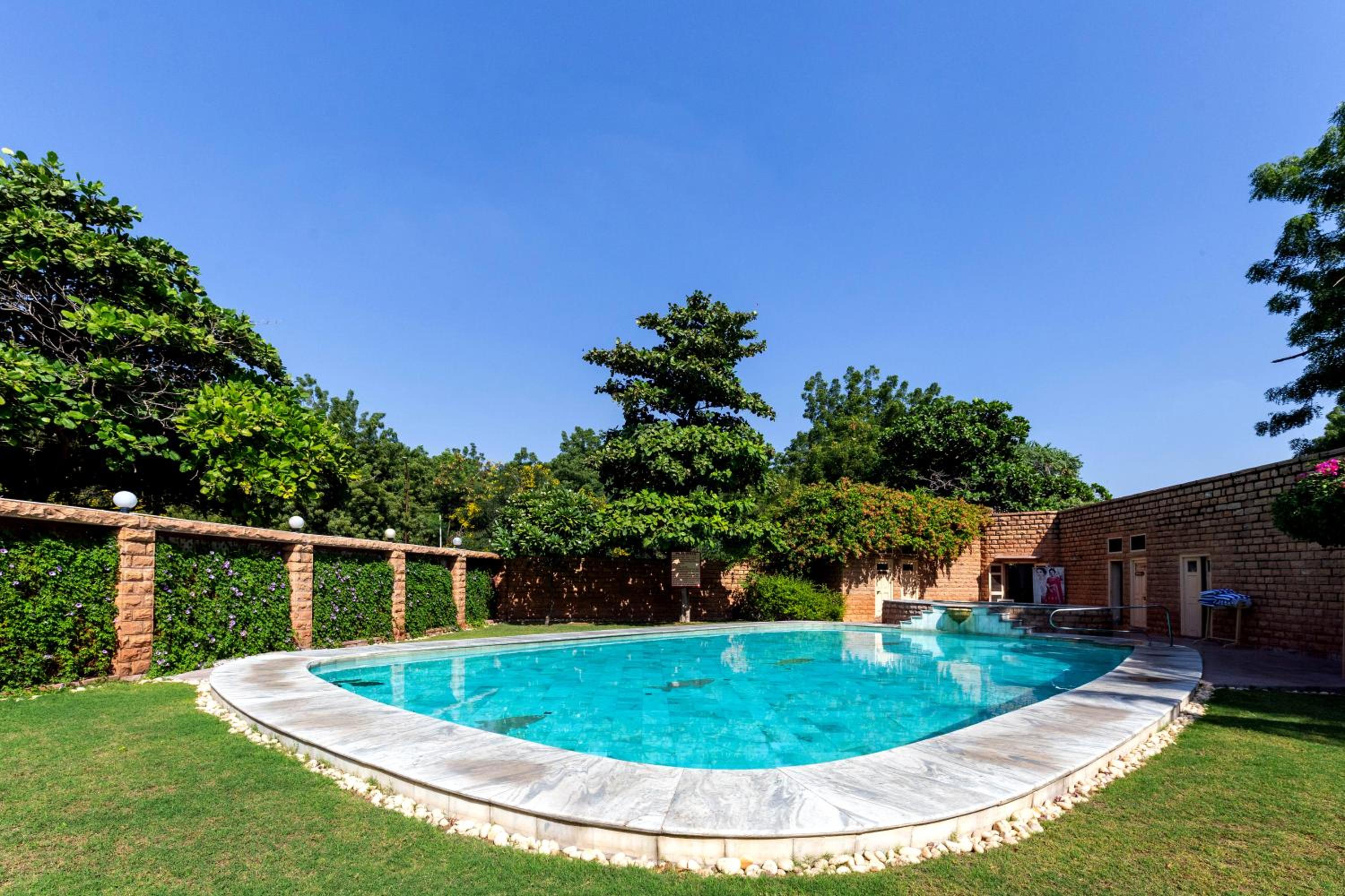 swimming pool